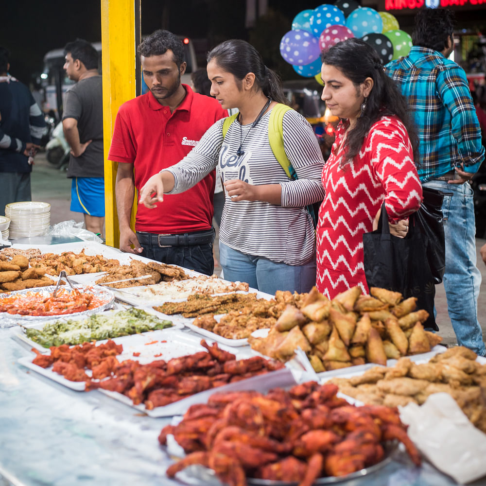 Food,Street food,Cuisine,Market,Dish,Public space,Delicacy,Seafood,Marketplace,Selling