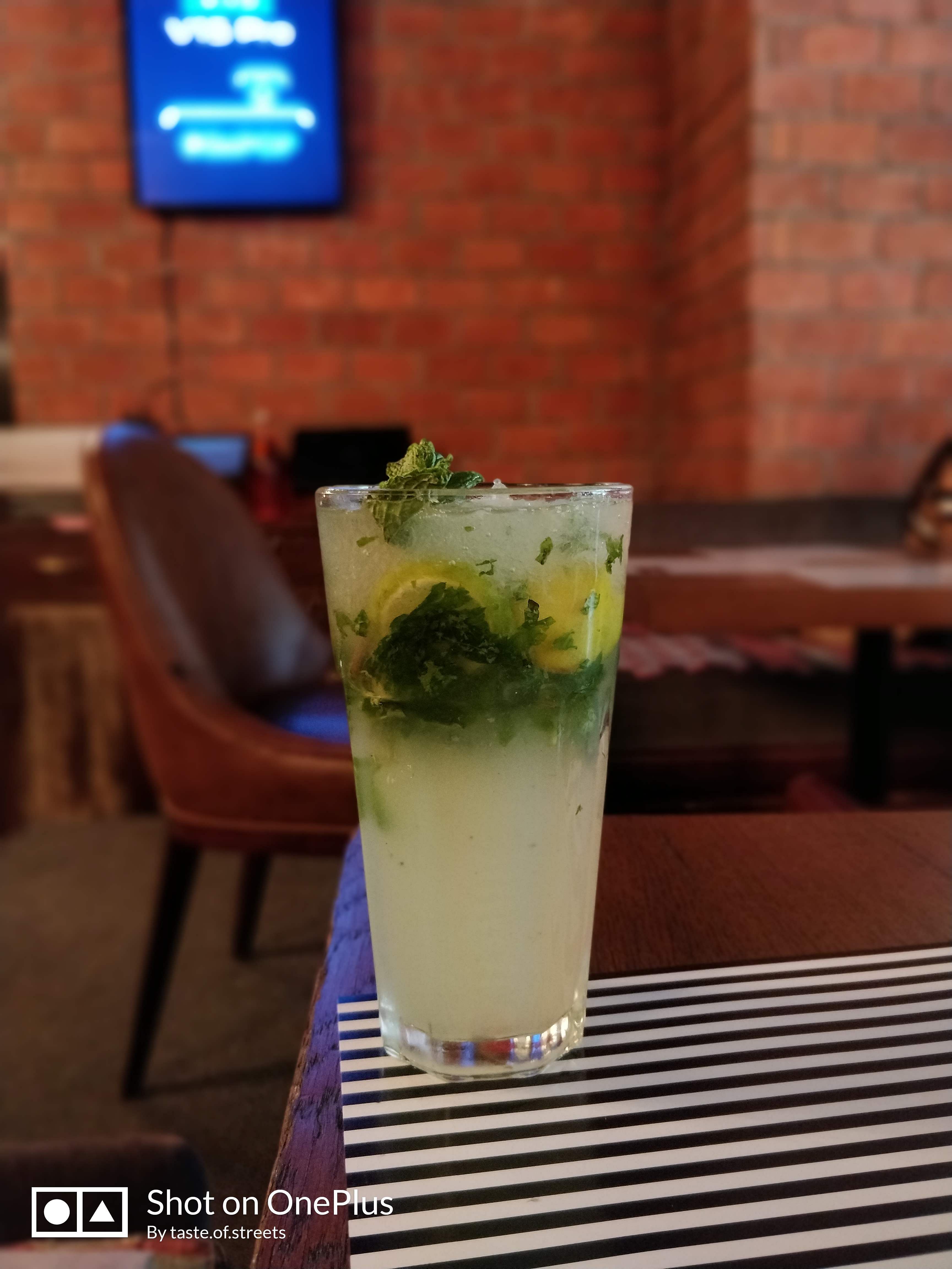 Drink,Mojito,Non-alcoholic beverage,Food,Cocktail garnish,Cocktail,Distilled beverage