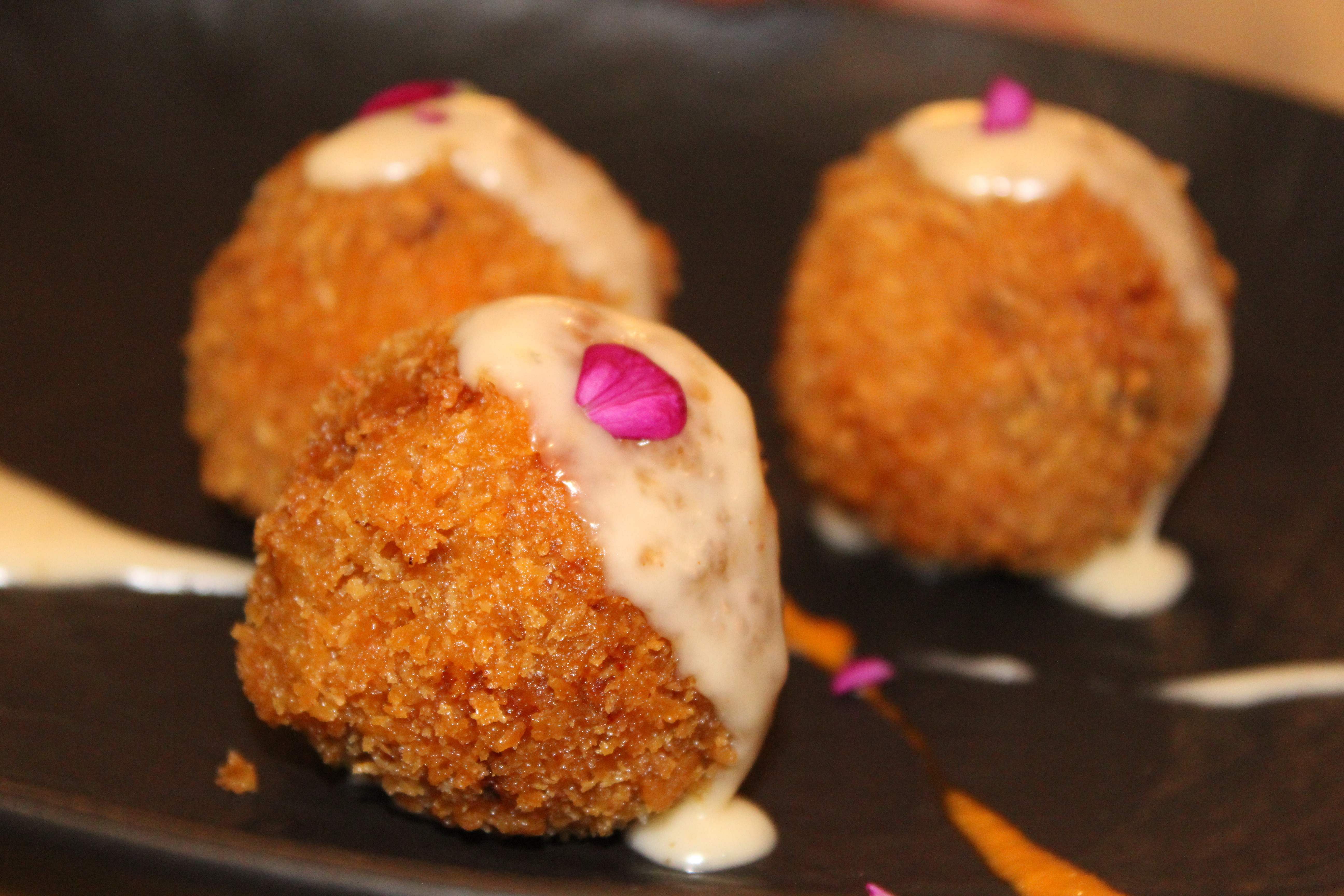 Dish,Food,Cuisine,Ingredient,Prawn ball,Croquette,Korokke,Arancini,Hushpuppy,Fried food