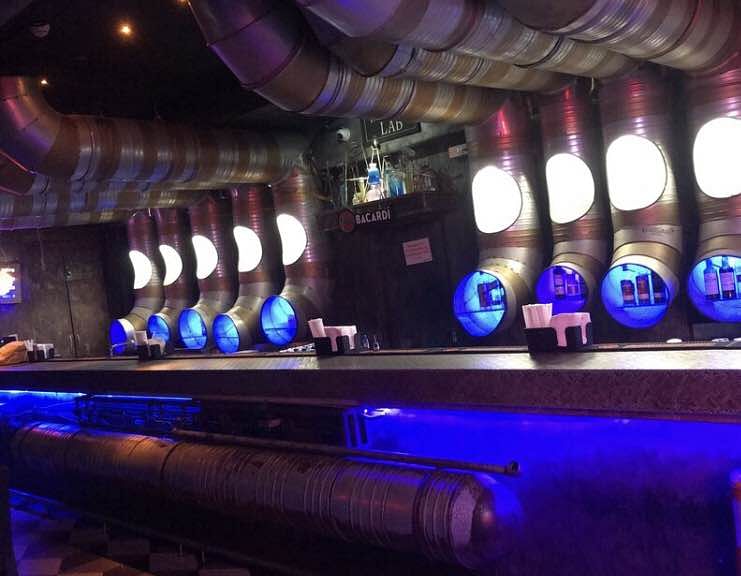 Bar,Nightclub,Night,Bowling,Music venue,Pub,Leisure,Building,Drink,Games