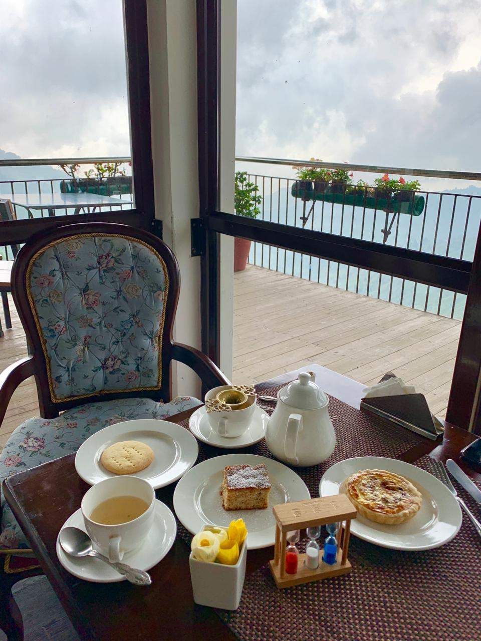 Meal,Breakfast,Brunch,Porcelain,Coffee cup,Food,Dish,Full breakfast,Table,Lunch