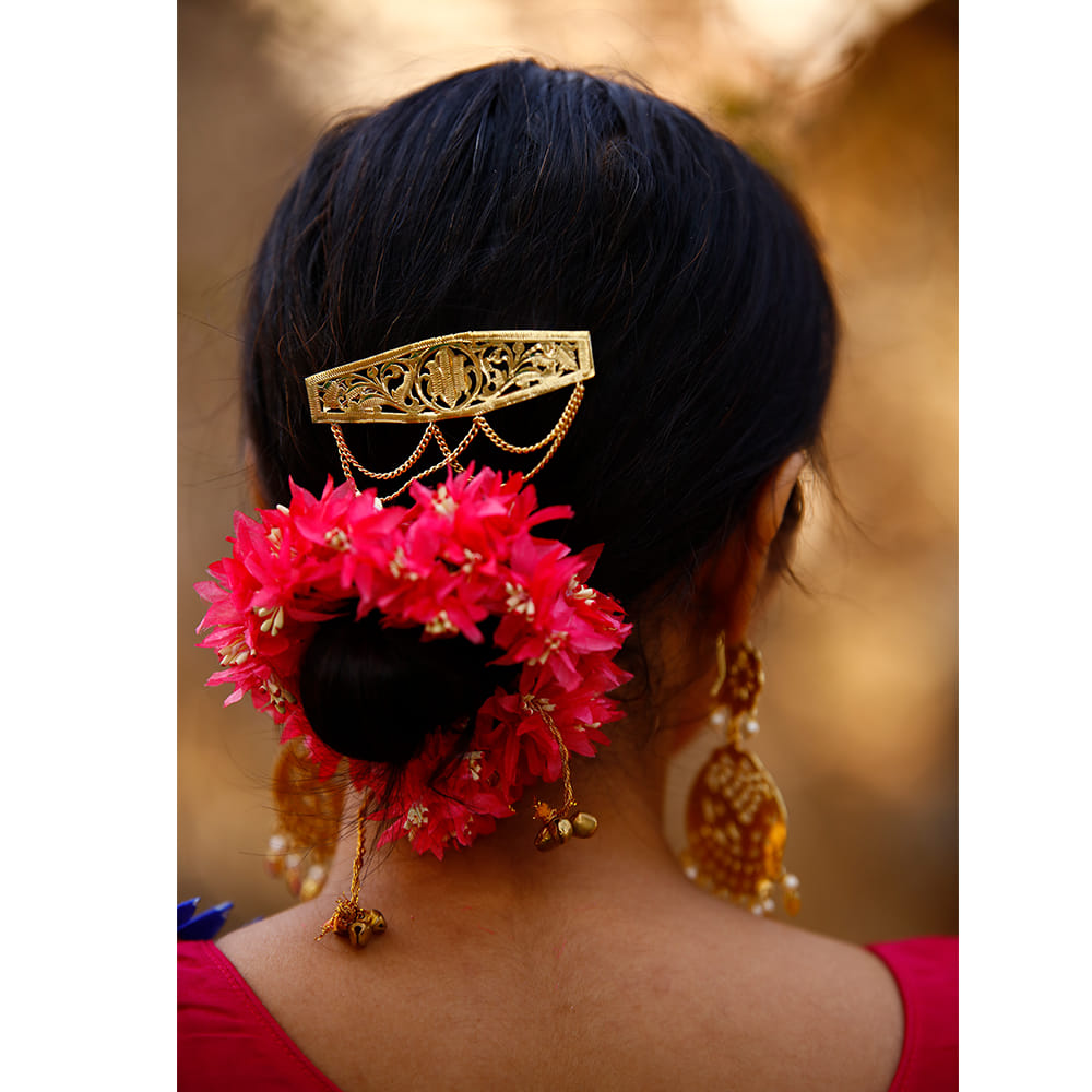 Hair,Headpiece,Head,Hair accessory,Hairstyle,Forehead,Fashion accessory,Headgear,Ear,Mask