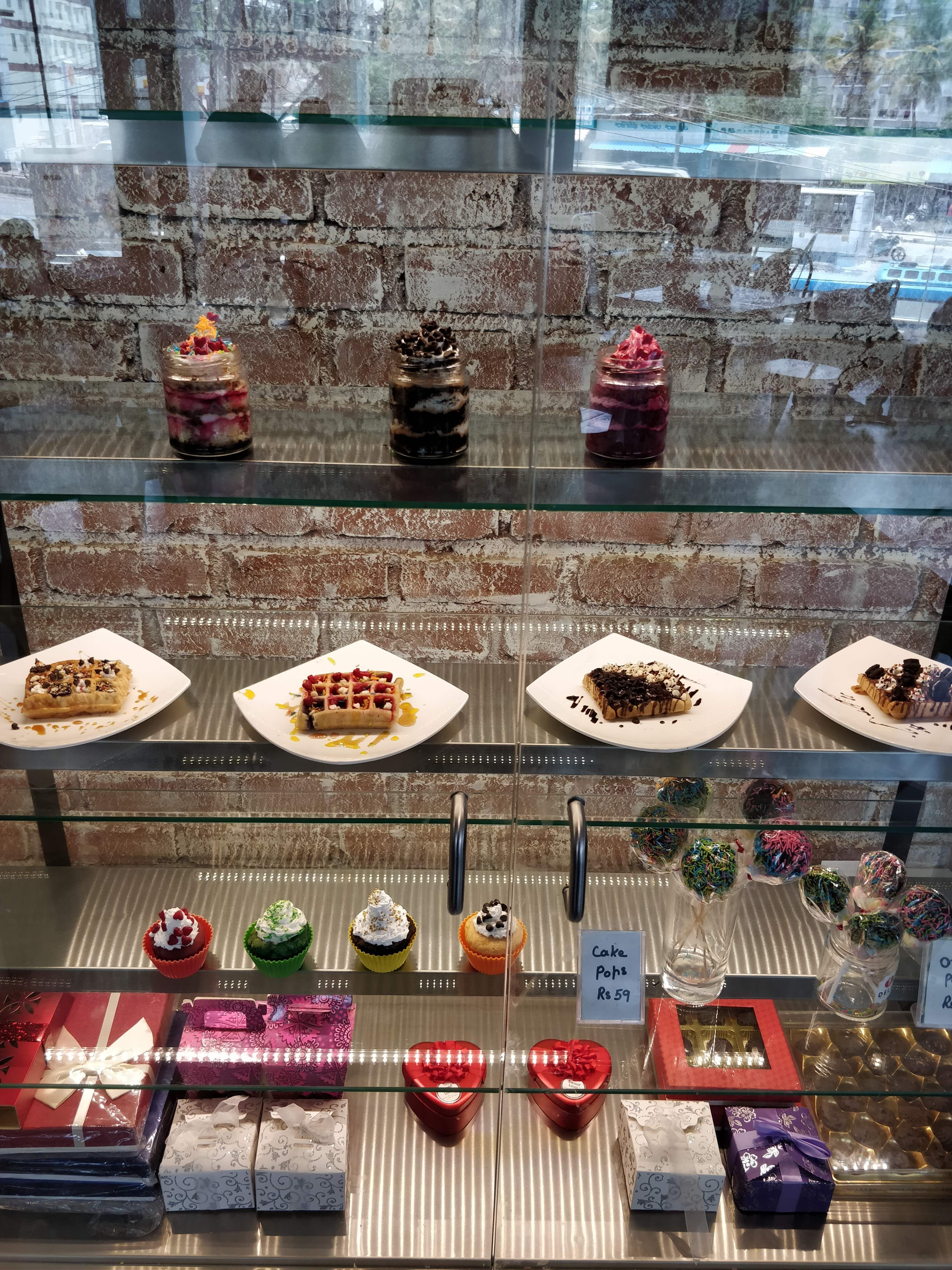 Food,Pâtisserie,Dessert,Cuisine,Table,Brunch,Dish,Baking,Finger food,Meal