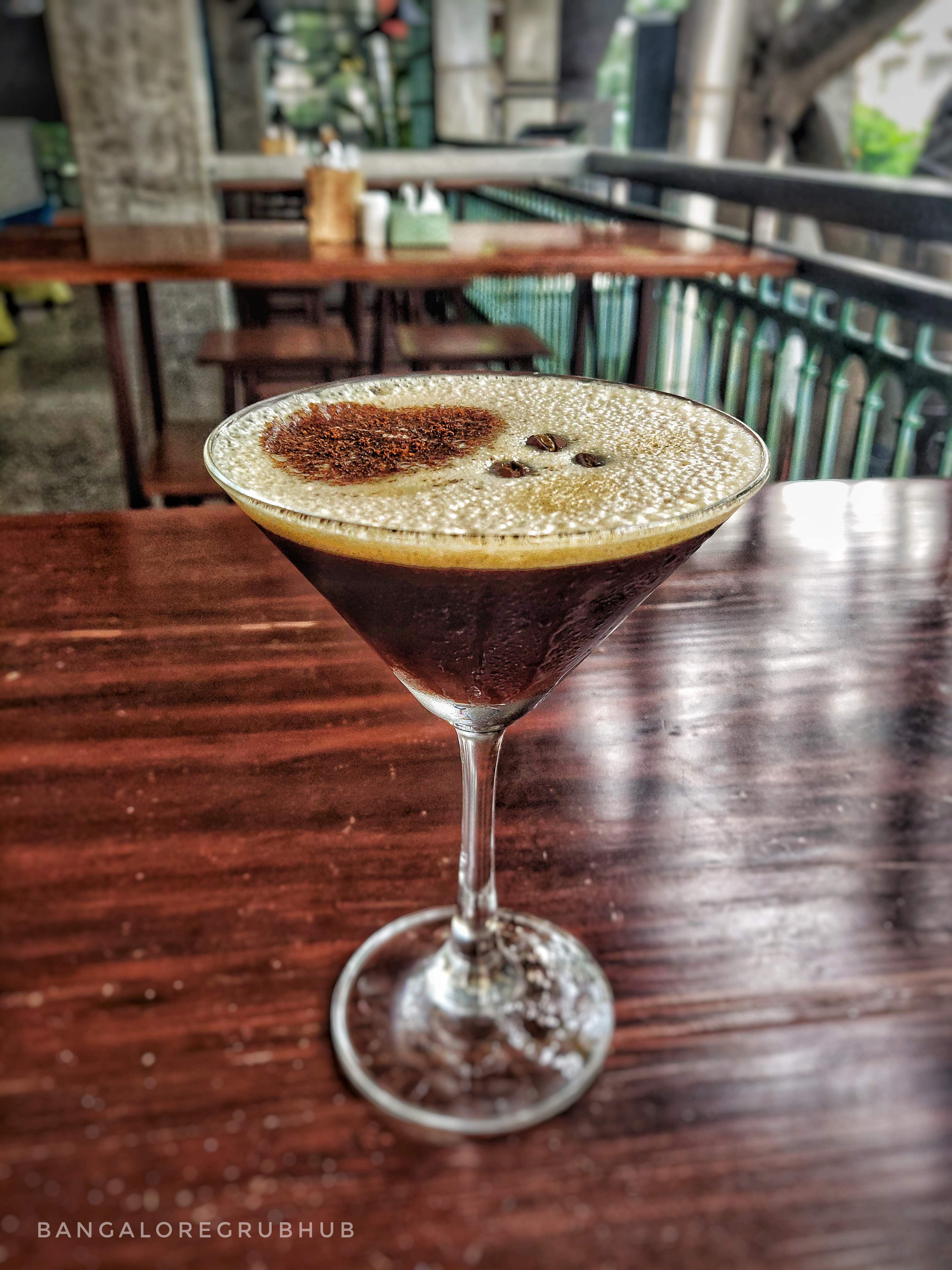 Drink,Alcoholic beverage,Non-alcoholic beverage,Food,Distilled beverage,Alexander,Cocktail,Martini,Liqueur,Brandy alexander