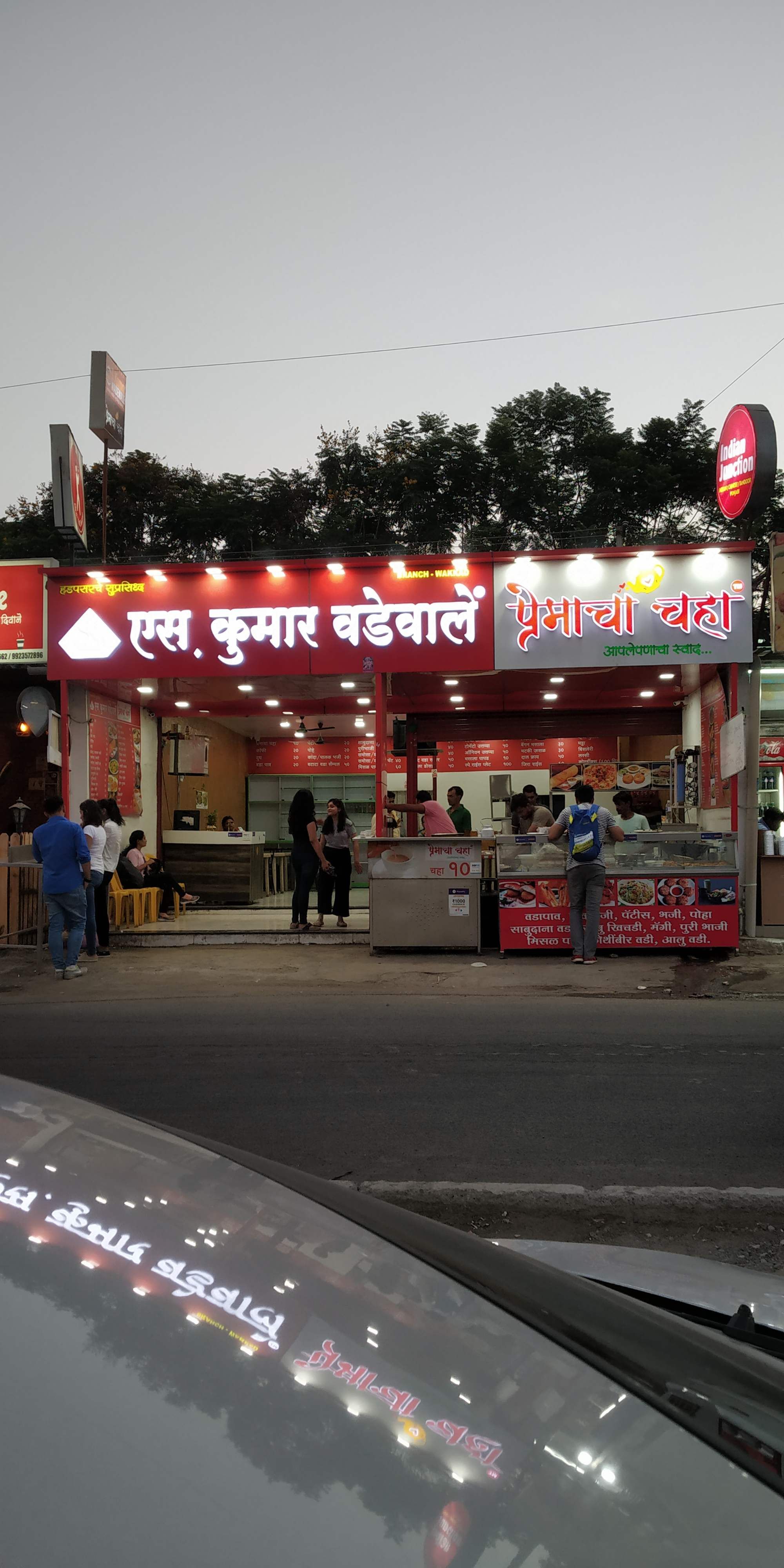 Building,Street,Night,Architecture,City,Business,Gas,Restaurant,Road,Signage