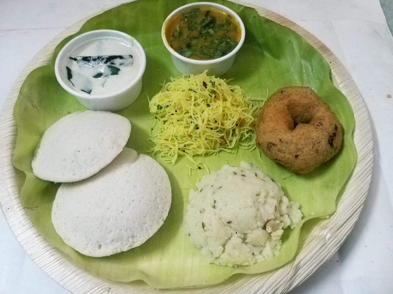 Dish,Food,Cuisine,Idli,Ingredient,Meal,Produce,Vegetarian food,Comfort food,Tamil food