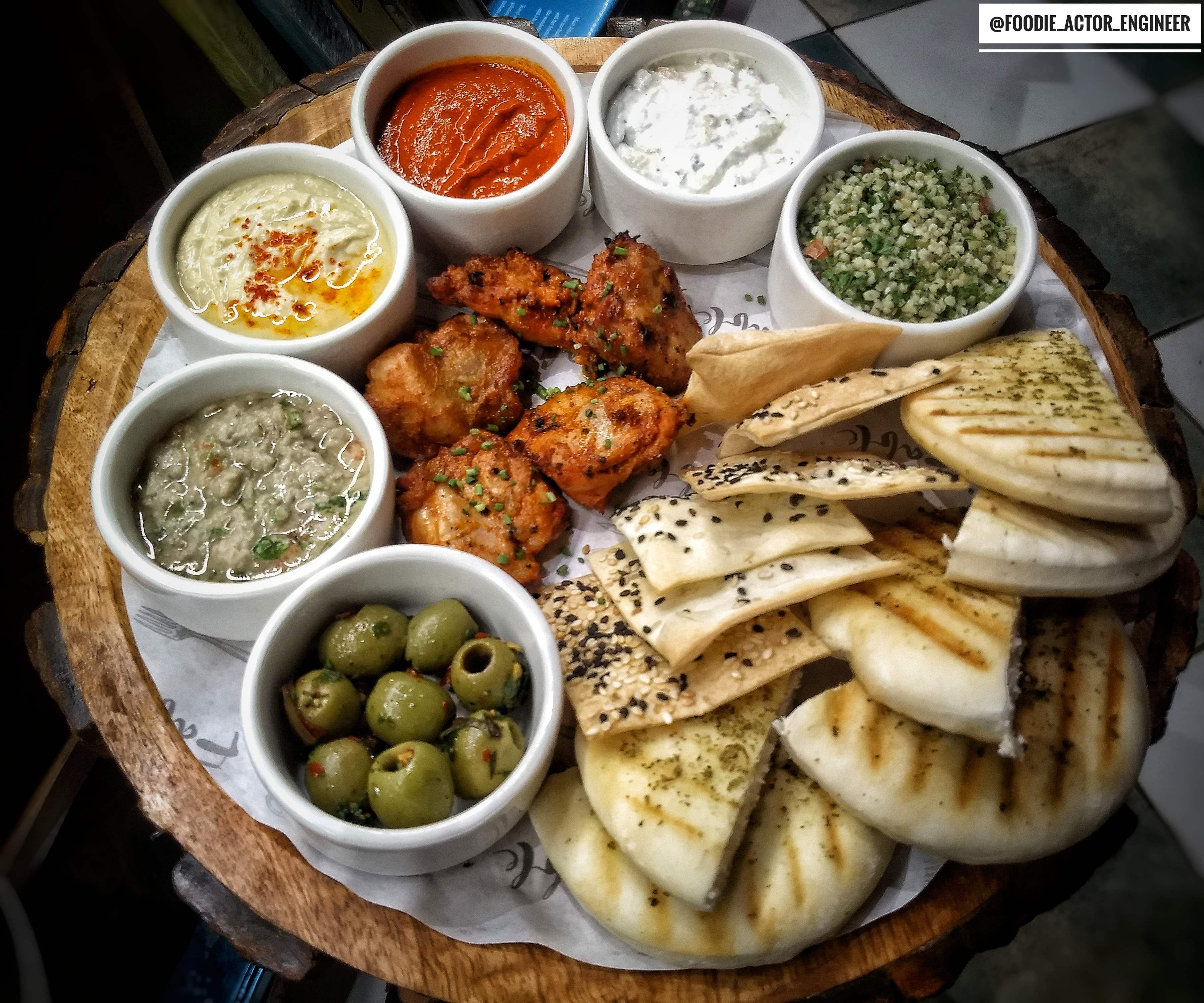 Dish,Food,Cuisine,Ingredient,Meal,Vegetarian food,Naan,Produce,Staple food,Meze