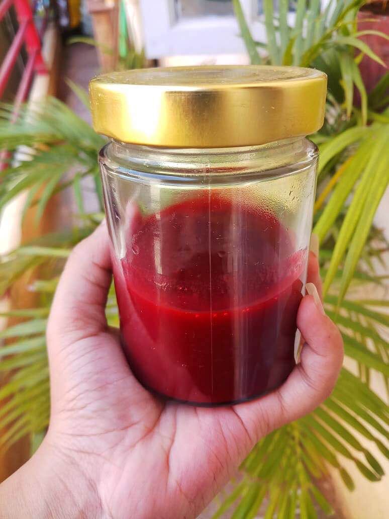 Food,Beetroot,Vegetable juice,Drink,Juice,Ingredient,Grape juice,Pomegranate juice,Mason jar,Shrub