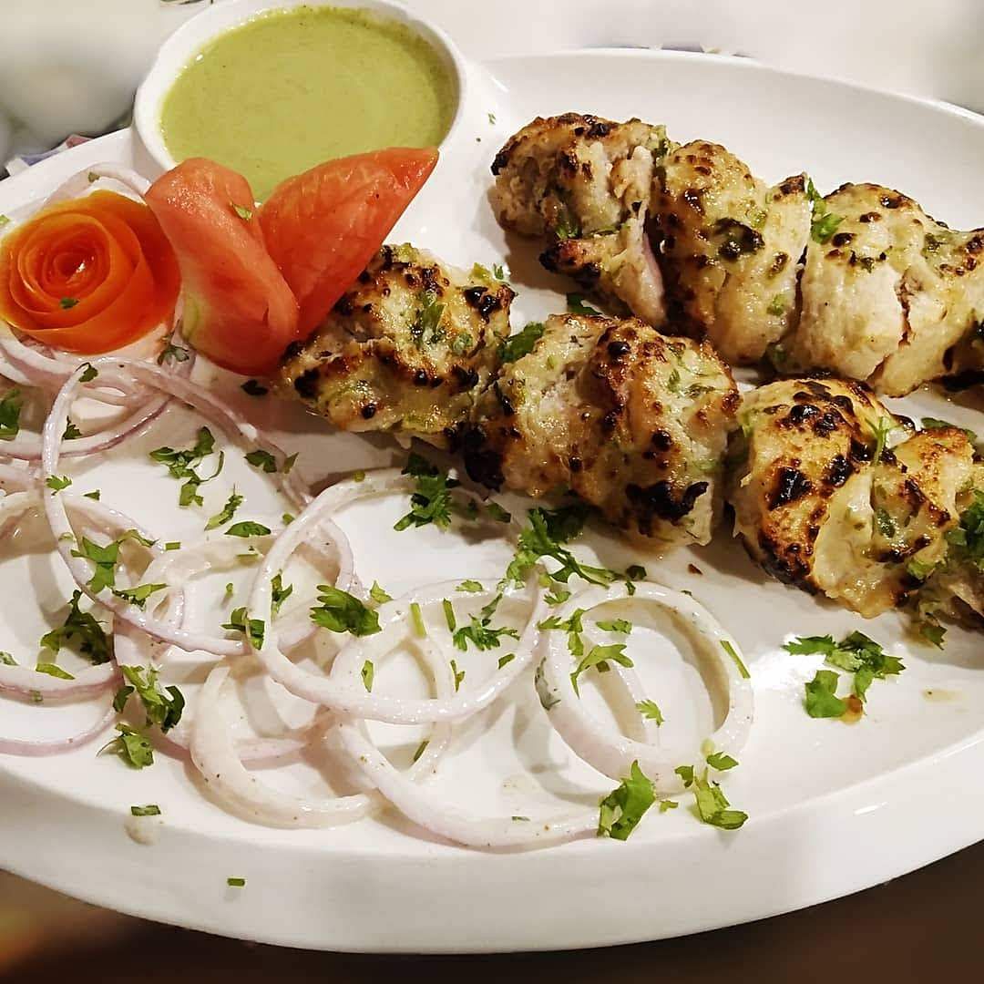 Dish,Food,Cuisine,Ingredient,Souvlaki,Shashlik,Kebab,Skewer,Chicken tikka,Sheftalia