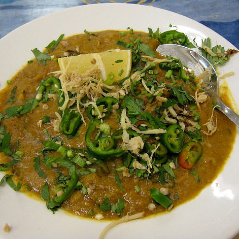 Dish,Food,Cuisine,Ingredient,Curry,Produce,Meat,Hyderabadi haleem,Mi rebus,Haleem