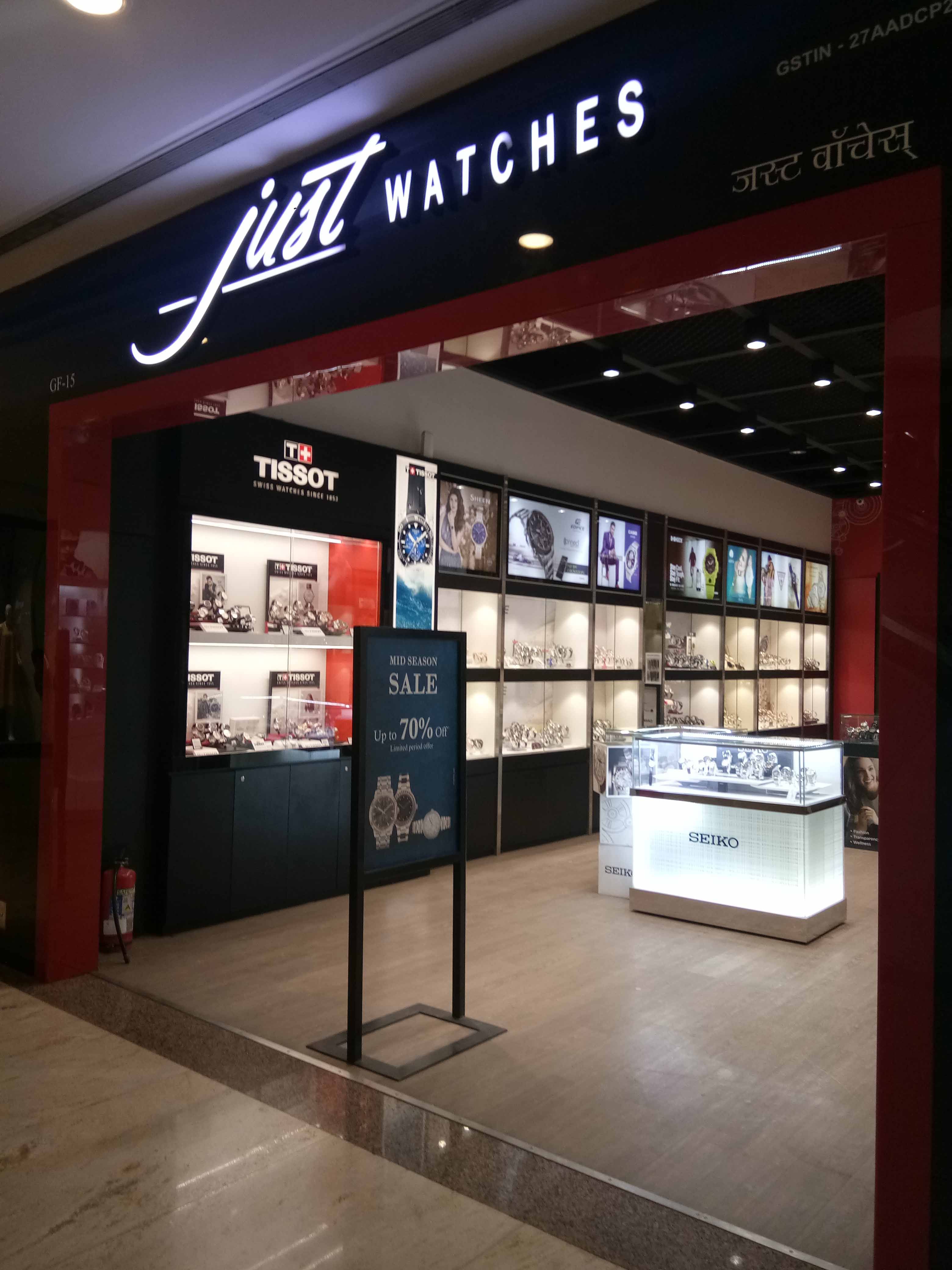 Building,Outlet store,Retail,Interior design,Signage,Advertising