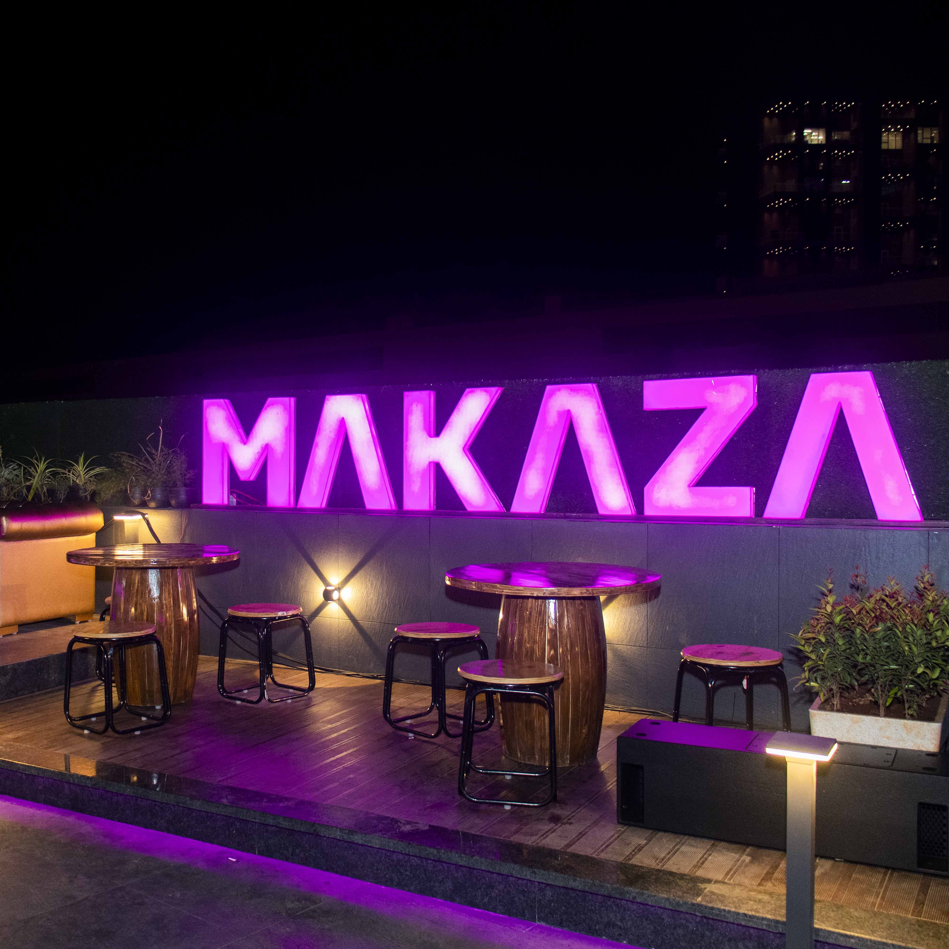 Lighting,Light,Visual effect lighting,Night,Pink,Purple,Music venue,Stage,Neon,Nightclub