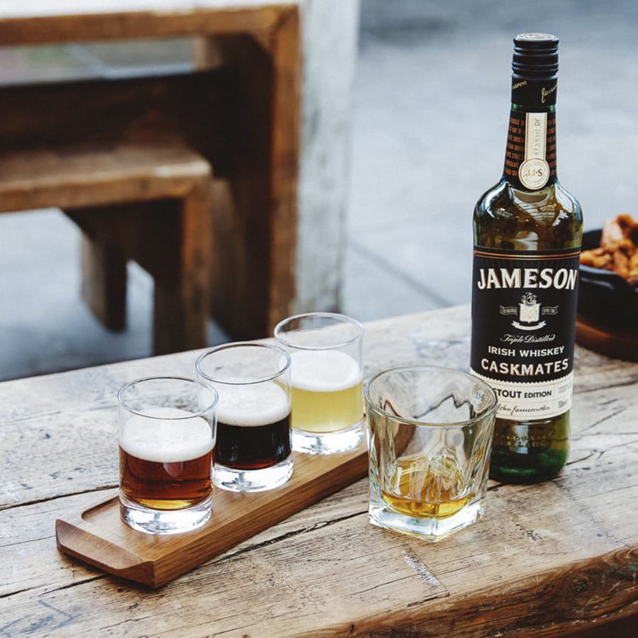 Drink,Distilled beverage,Alcoholic beverage,Liqueur,Alcohol,Bottle,Glass bottle,Whisky,Beer,Tennessee whiskey