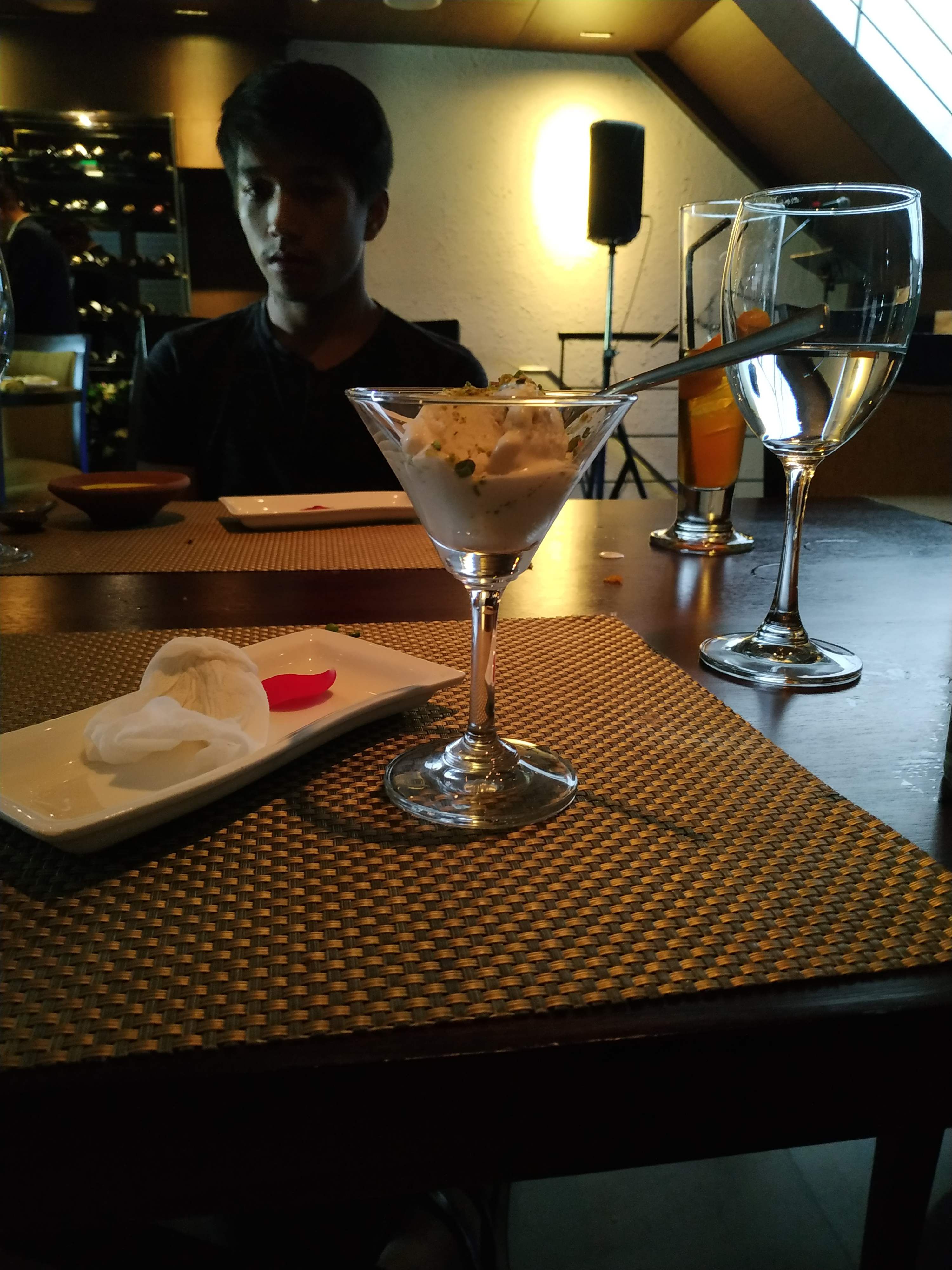 Drink,Wine glass,Alcoholic beverage,Stemware,Distilled beverage,Drinkware,Barware,Classic cocktail,Glass,Champagne stemware