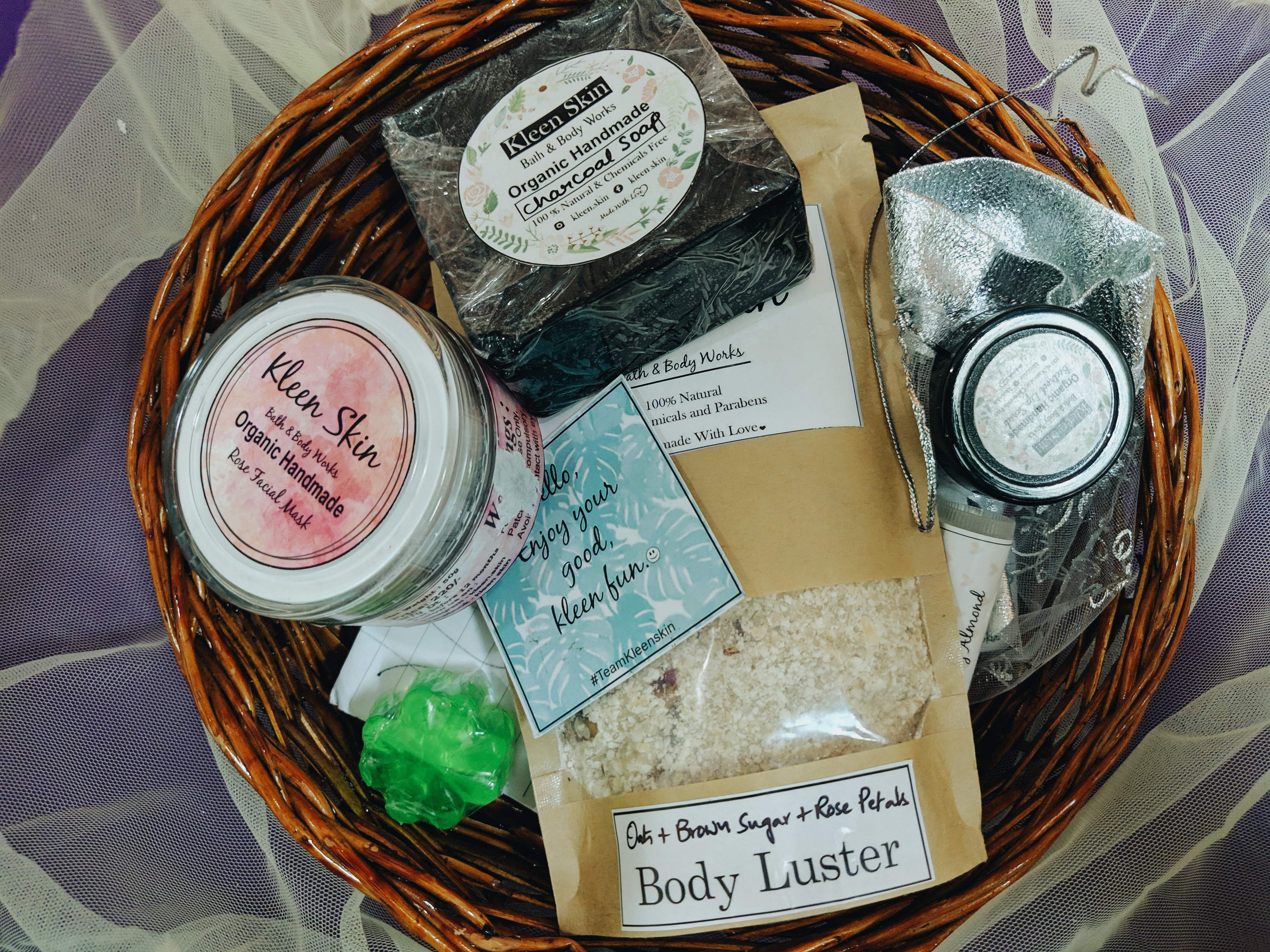 Gift basket,Hamper,Basket,Present,Food