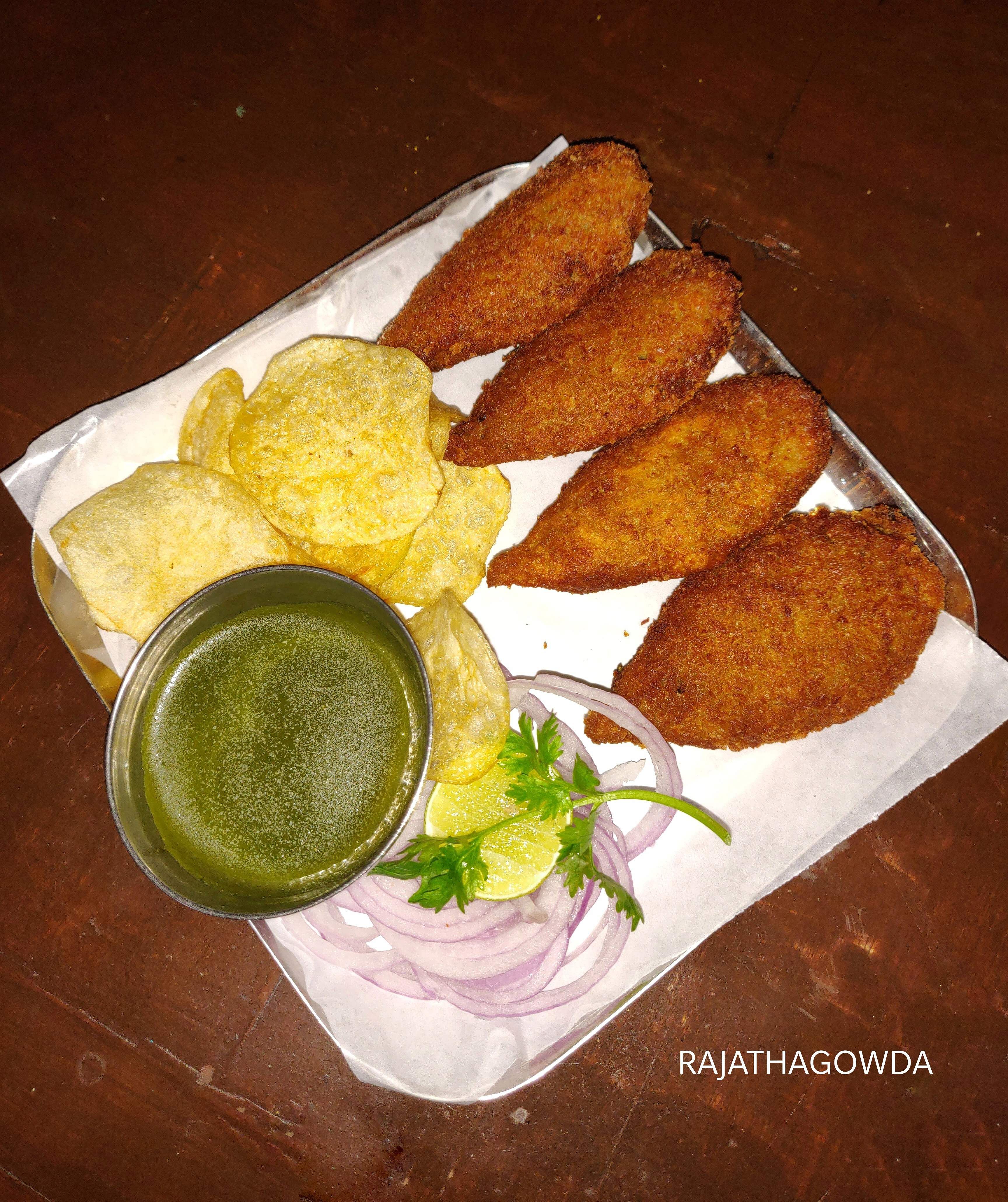 Dish,Food,Cuisine,Ingredient,Fried food,Deep frying,Pakora,Junk food,Croquette,Fast food