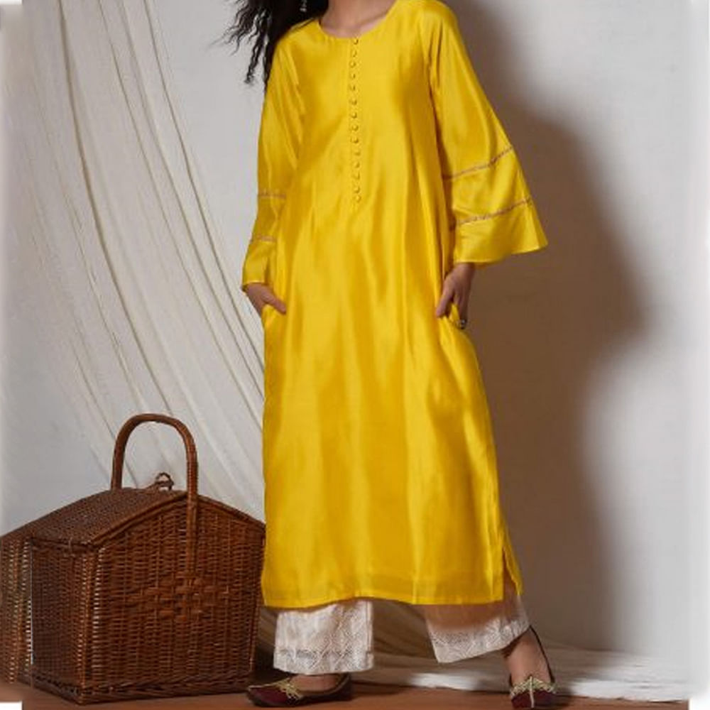 Clothing,Yellow,Orange,Dress,Robe,Formal wear,Nightwear,Neck,Outerwear,Sleeve