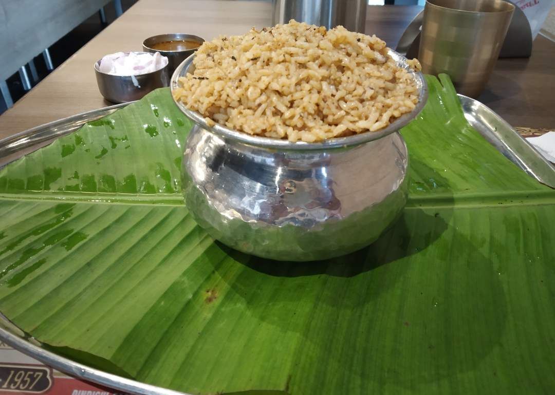 Dish,Food,Cuisine,Ingredient,Vegetarian food,Banana leaf,Produce,Rice,Indian cuisine,South Indian cuisine