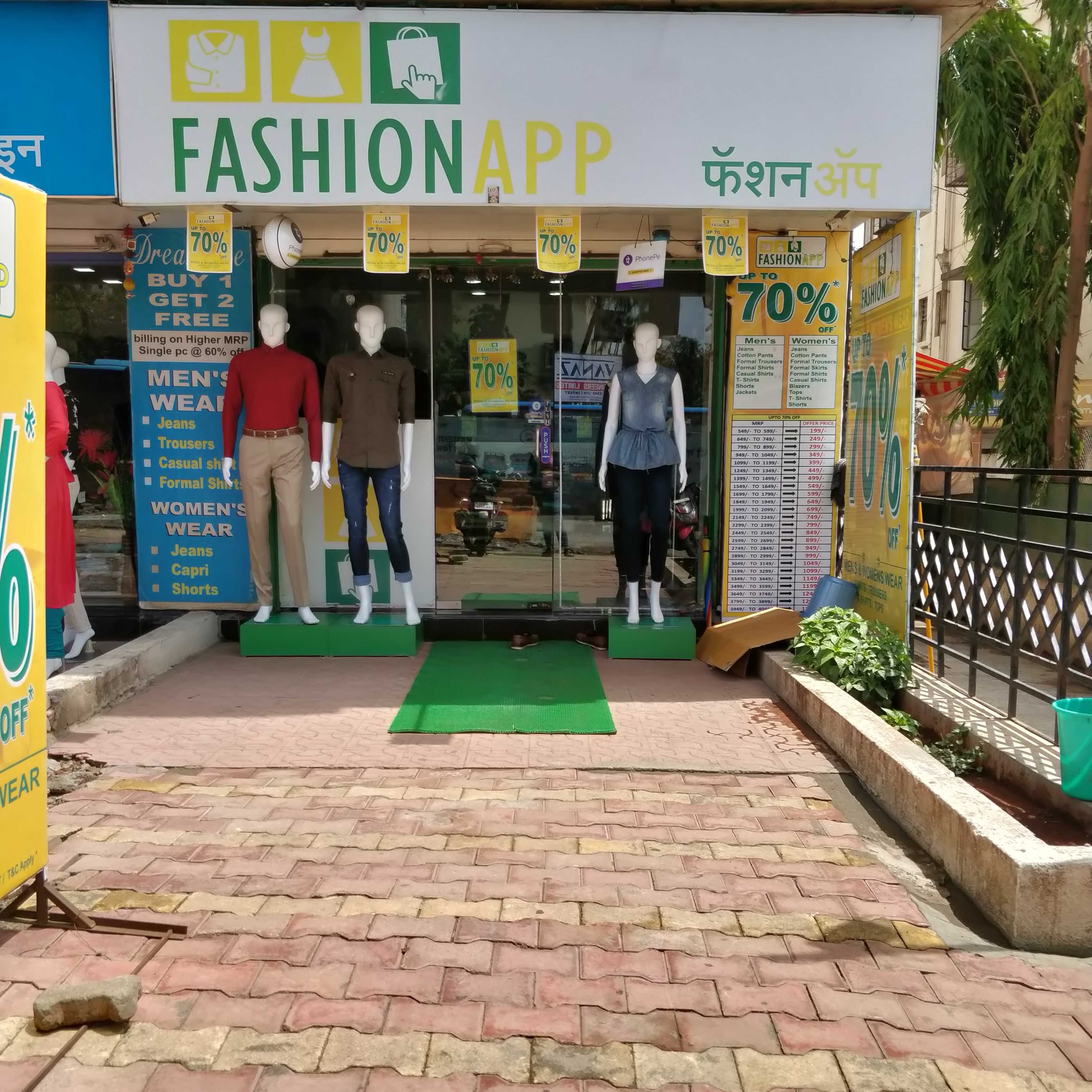 Green,Building,Tree,Leisure,Retail,Recreation,Plant,Convenience store,Flooring,Tourism