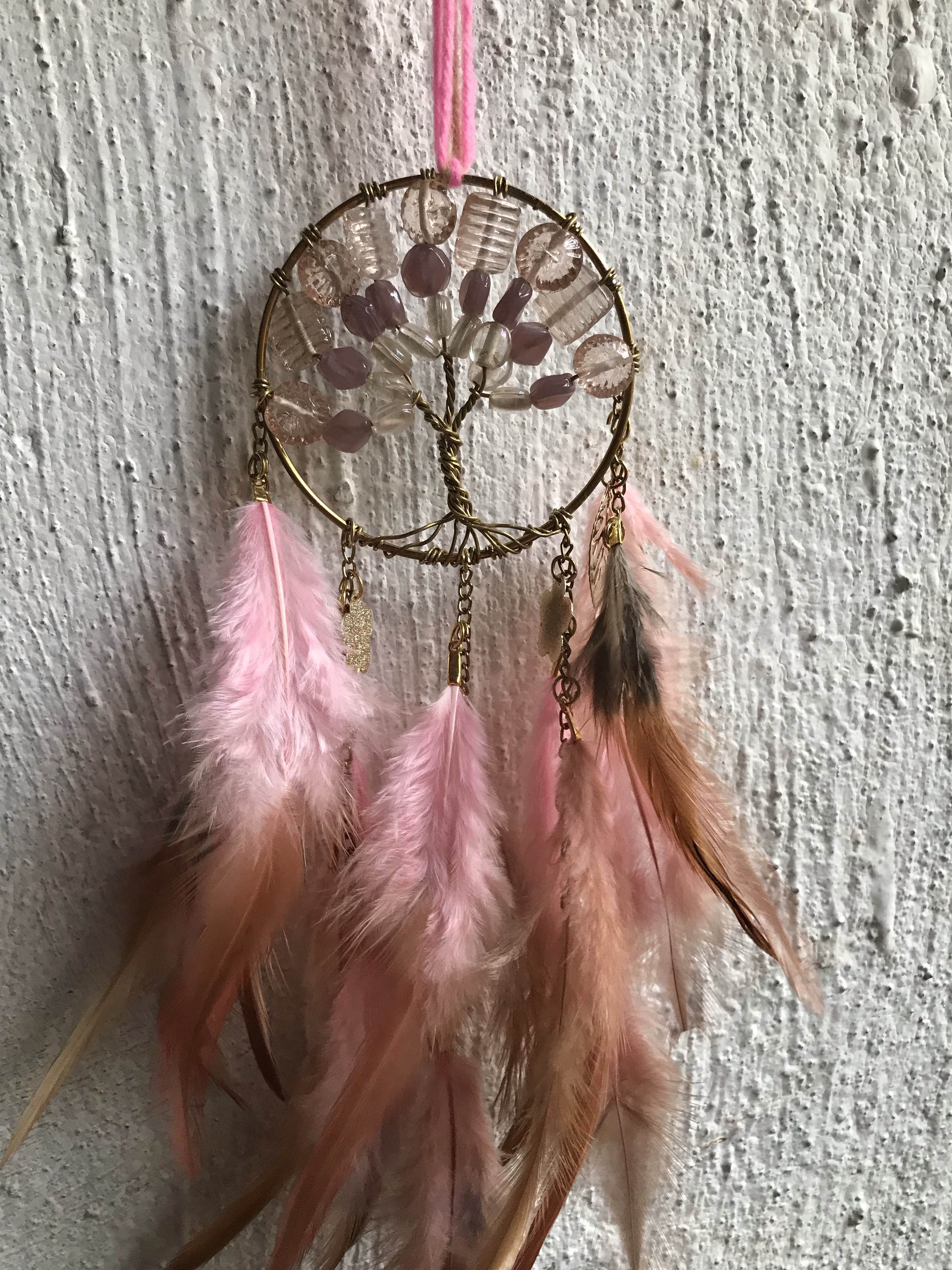 Hair,Pink,Feather,Fashion accessory,Hair accessory,Headpiece,Ear,Fur,Headgear,Jewellery