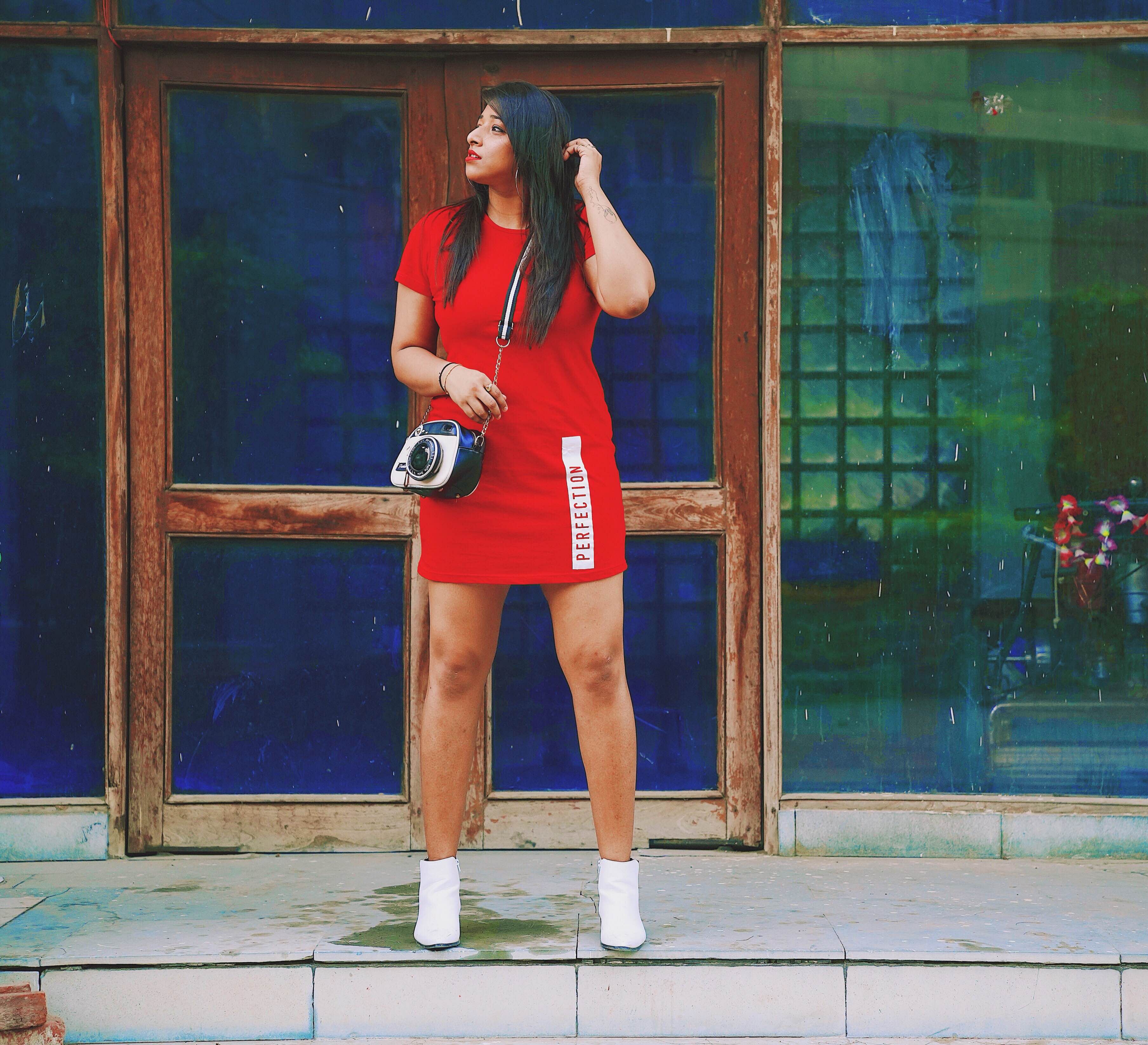 Red,Standing,Fashion,Human leg,Lady,Leg,Electric blue,Street fashion,Knee,Uniform