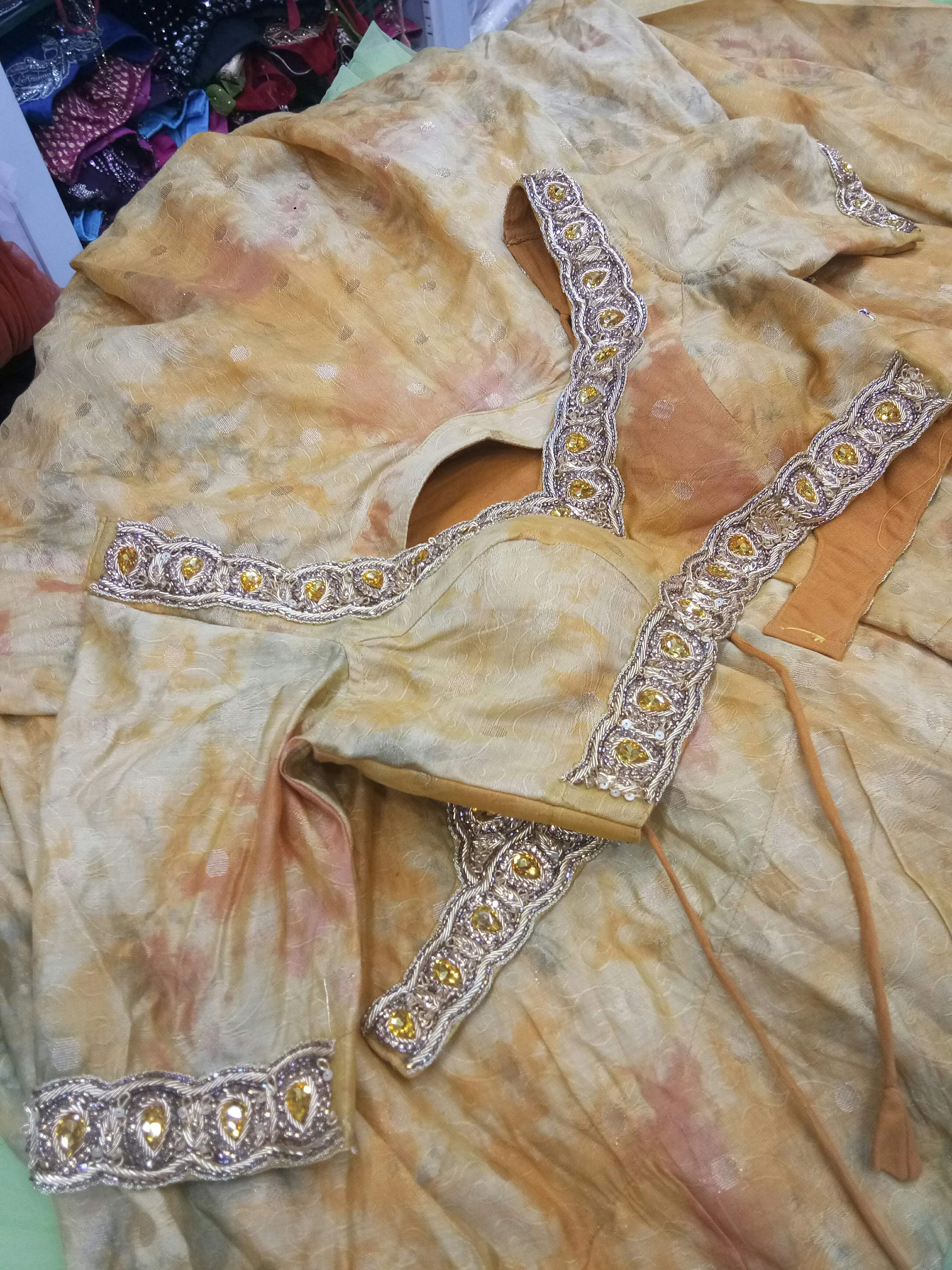 Dress,Blouse,Silk,Fashion design,Fashion accessory