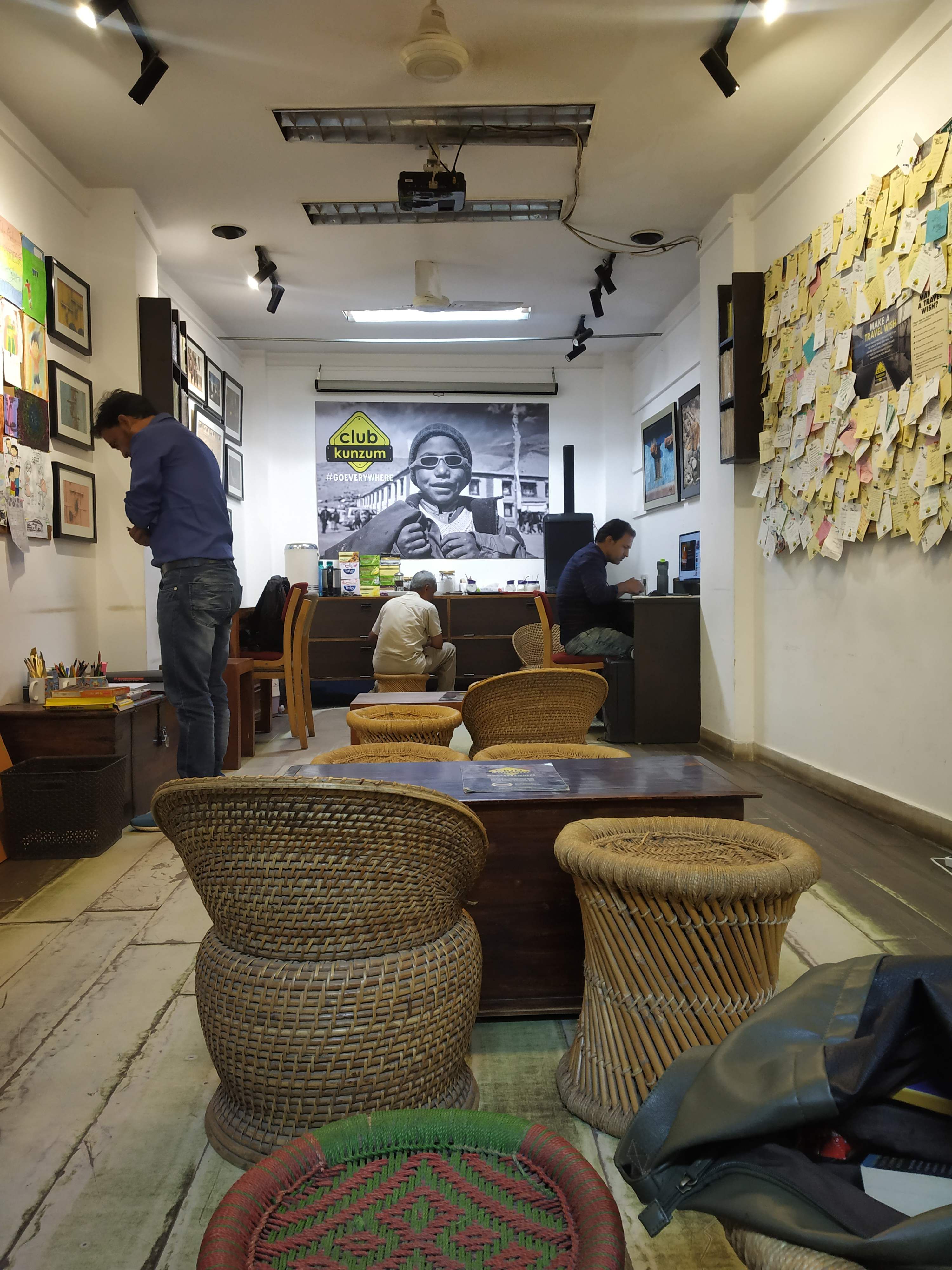 Room,Interior design,Building,Furniture,Table,House,Home,Restaurant,Living room,Ceiling