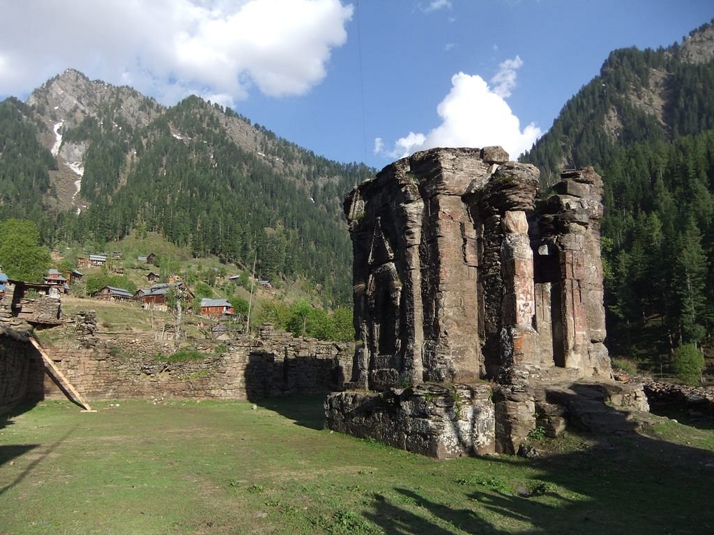 Ruins,Mountainous landforms,Highland,Mountain,Rock,Historic site,Ancient history,Valley,Landscape,Formation