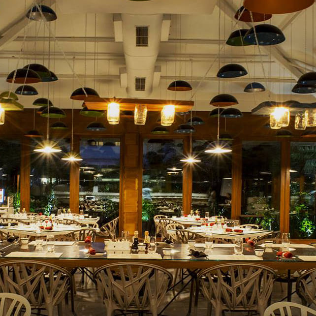 Function hall,Restaurant,Rehearsal dinner,Lighting,Table,Banquet,Building,Meal,Wedding reception,Event