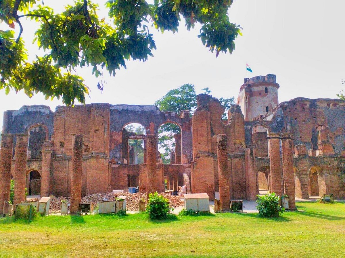 Ruins,Building,Architecture,Wall,Tree,Historic site,Ancient history,History,Estate,Grass