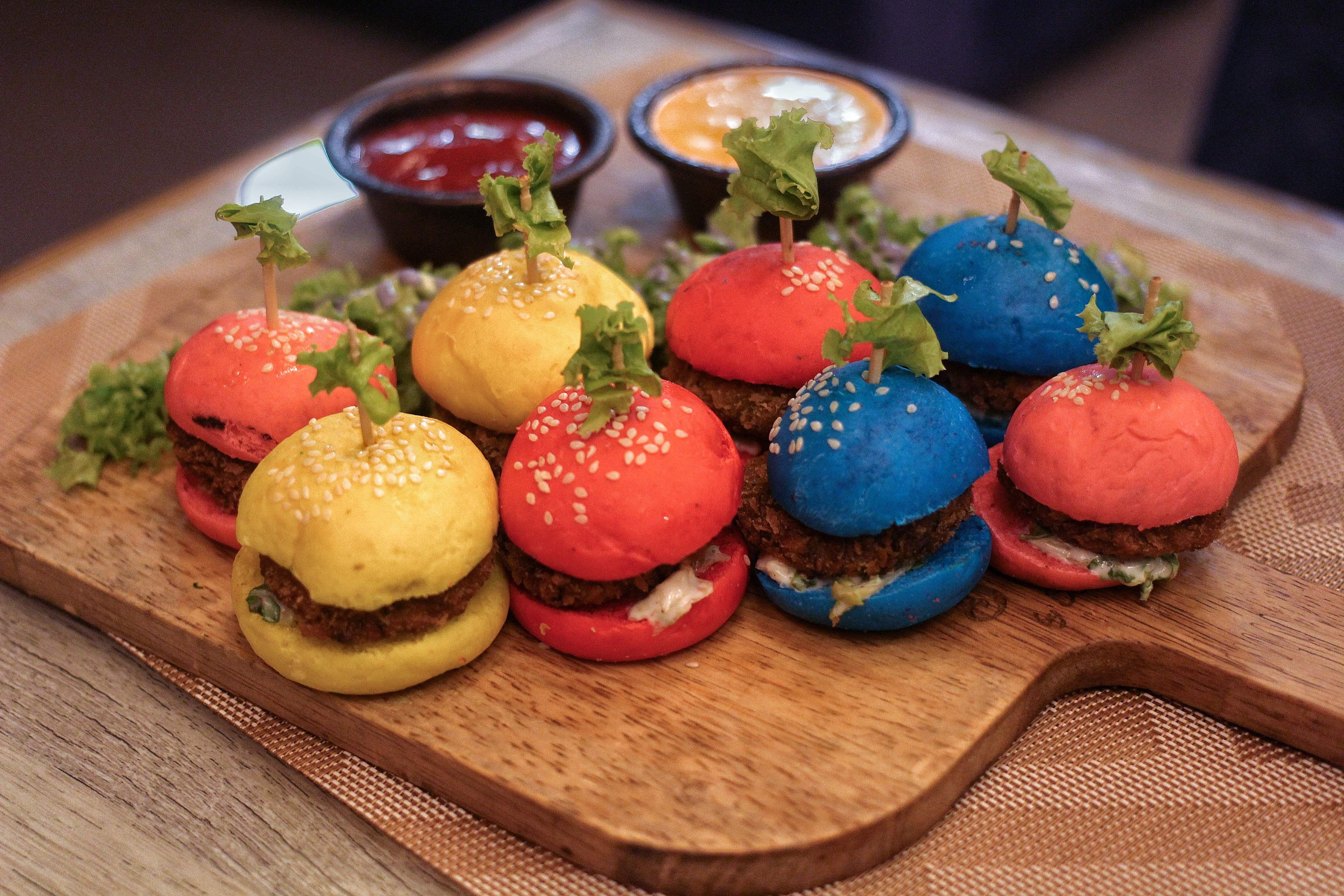 Food,Dish,Cuisine,Slider,Ingredient,Macaroon,Finger food,Sweetness,appetizer,Hamburger