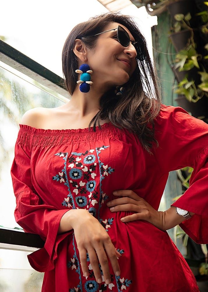 Red,Clothing,Lady,Beauty,Shoulder,Photo shoot,Fashion,Joint,Formal wear,Tradition