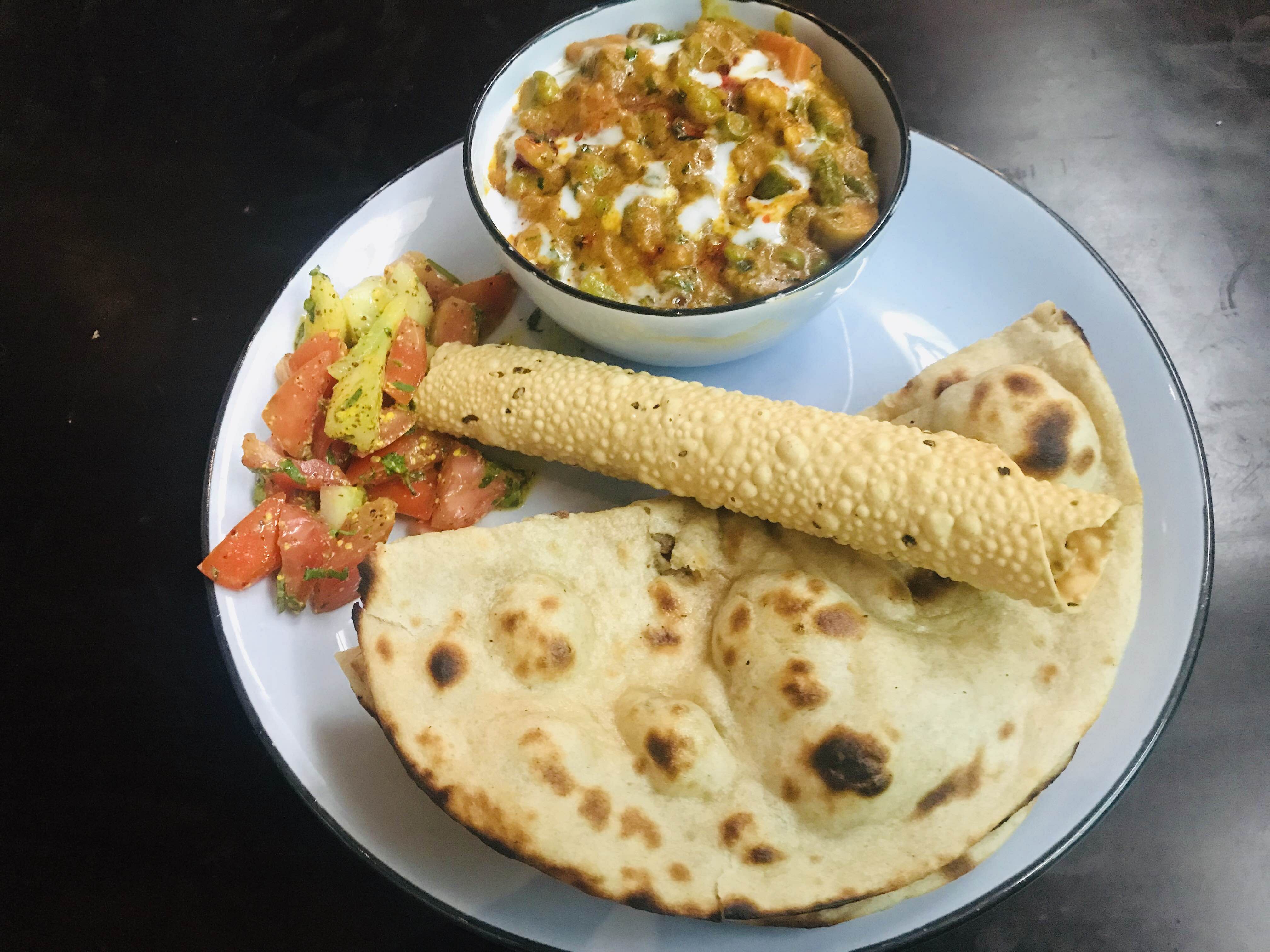 Dish,Food,Cuisine,Chapati,Naan,Ingredient,Roti,Flatbread,Wrap roti,Paratha