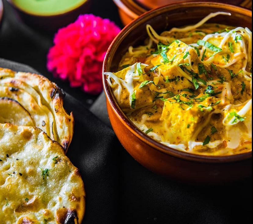 Dish,Food,Cuisine,Ingredient,Produce,Roti prata,Indian cuisine,Curry,Meat,Recipe