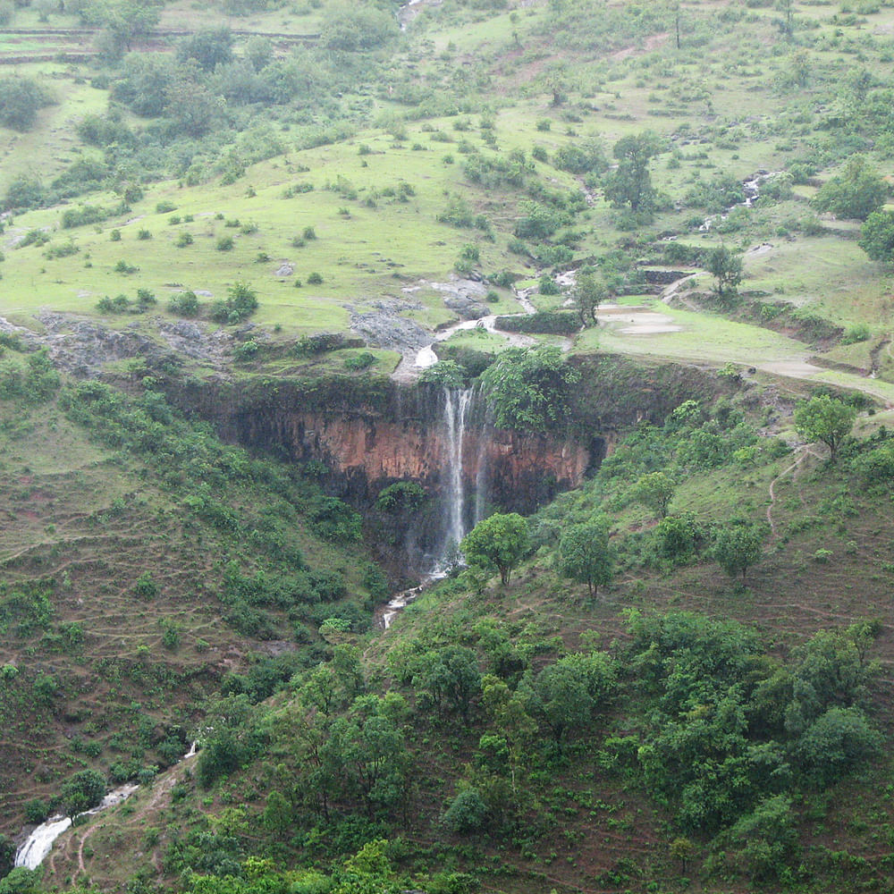 Nature,Vegetation,Highland,Natural landscape,Hill station,Nature reserve,Water,Water resources,Waterfall,Escarpment