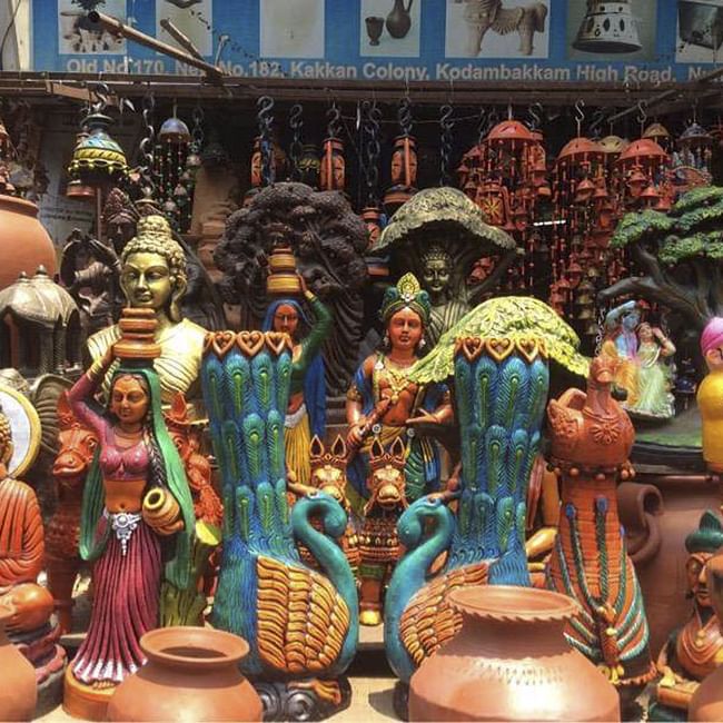 Public space,Art,Statue,Hindu temple,Temple,Tradition,Temple,Souvenir,Tourism,Ceramic