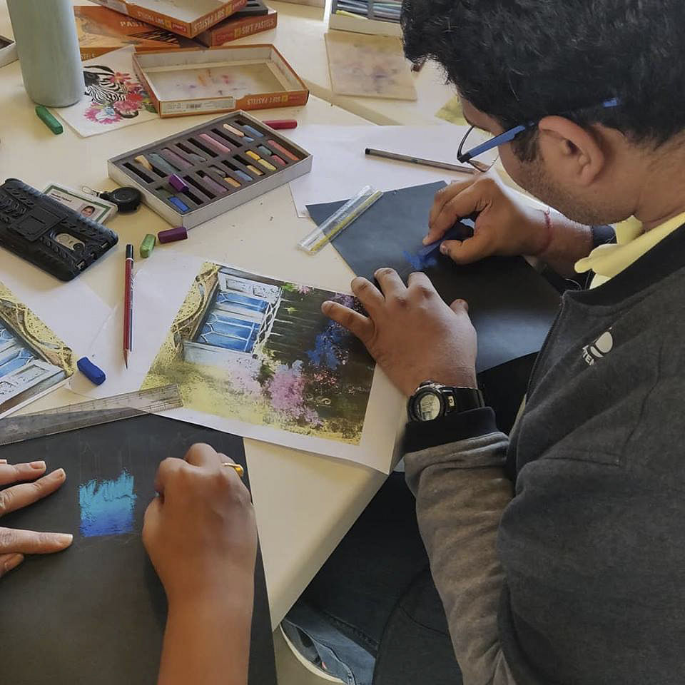 Artist,Learning,Visual arts,Pastel,Hand,Watercolor paint,Drawing,Writing implement,Sketch,Illustration