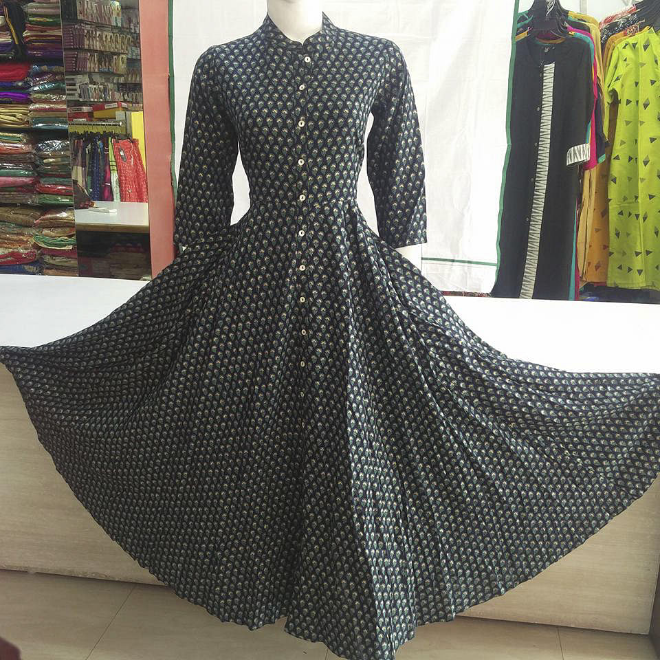 Clothing,Dress,Pattern,Polka dot,Day dress,Fashion,Design,Formal wear,Pattern,Sleeve