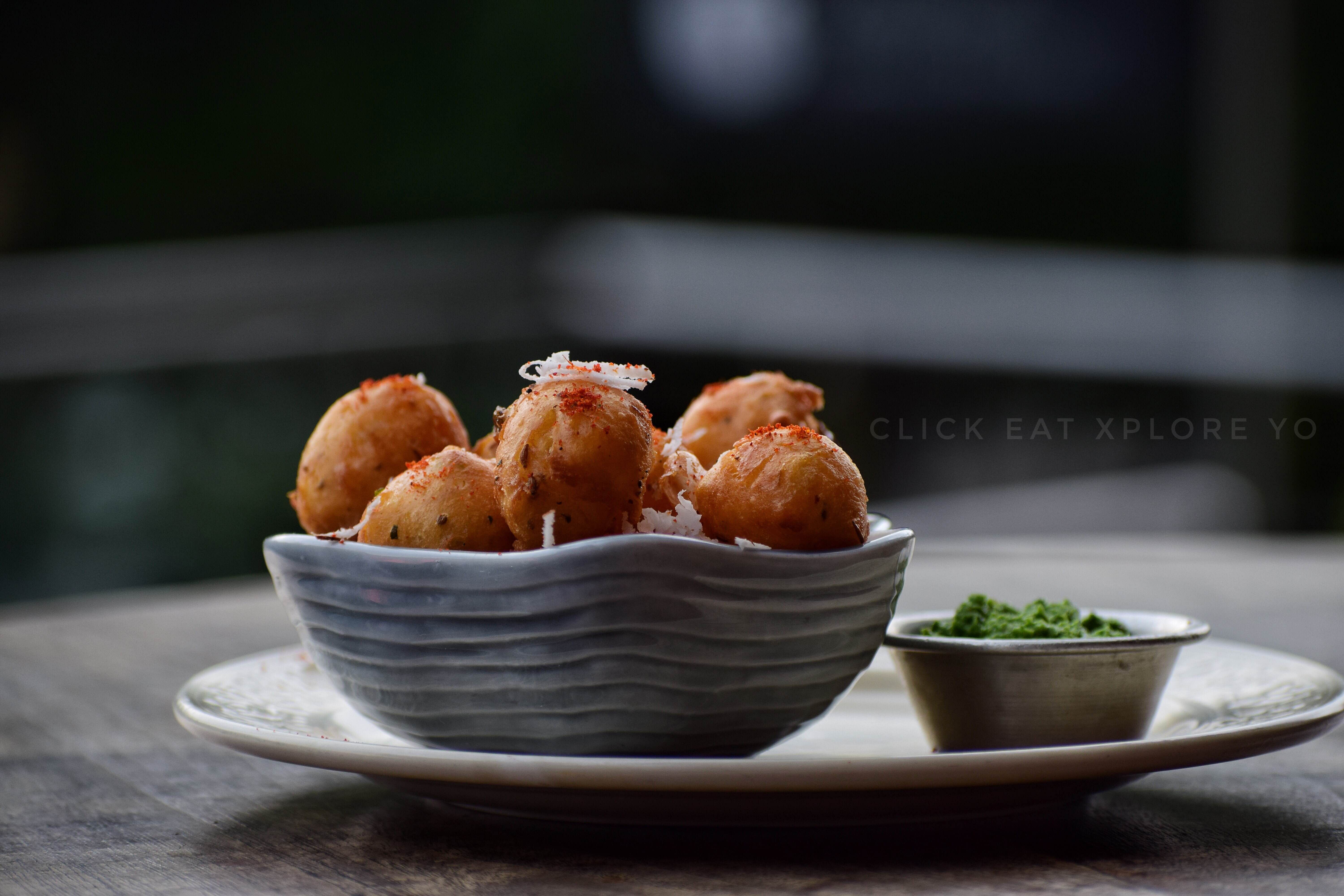 Dish,Food,Cuisine,Fried food,Ingredient,Prawn ball,Meatball,Fritter,Pakora,Finger food