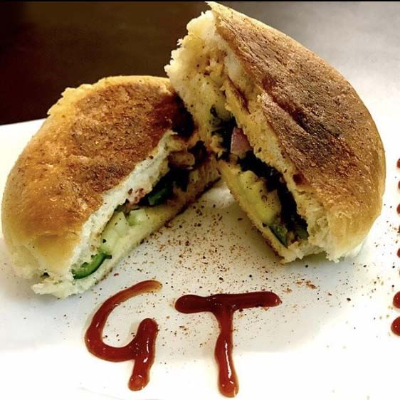 Dish,Food,Cuisine,Ingredient,Baked goods,Breakfast sandwich,Bun,Fast food,Anpan,Produce