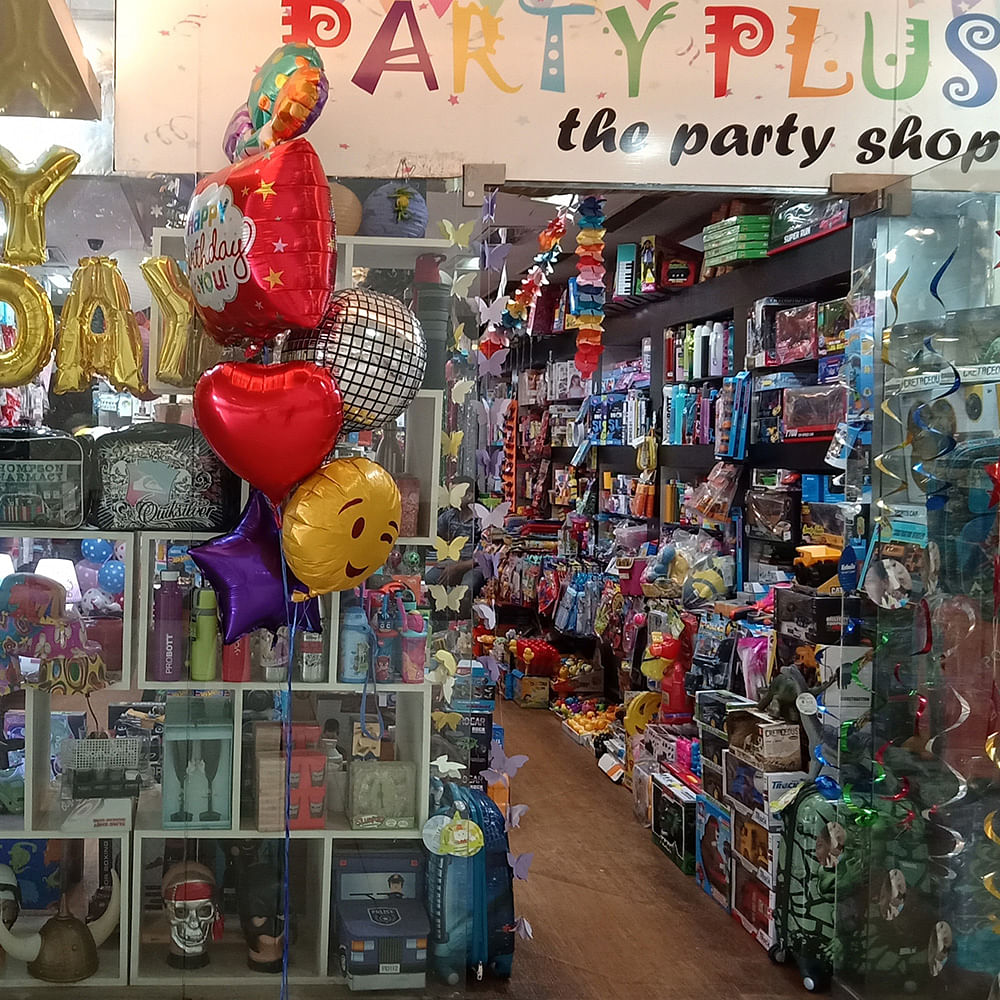 Selling,Product,Toy,Retail,Bazaar,Building,Marketplace,Market,Convenience store,Outlet store