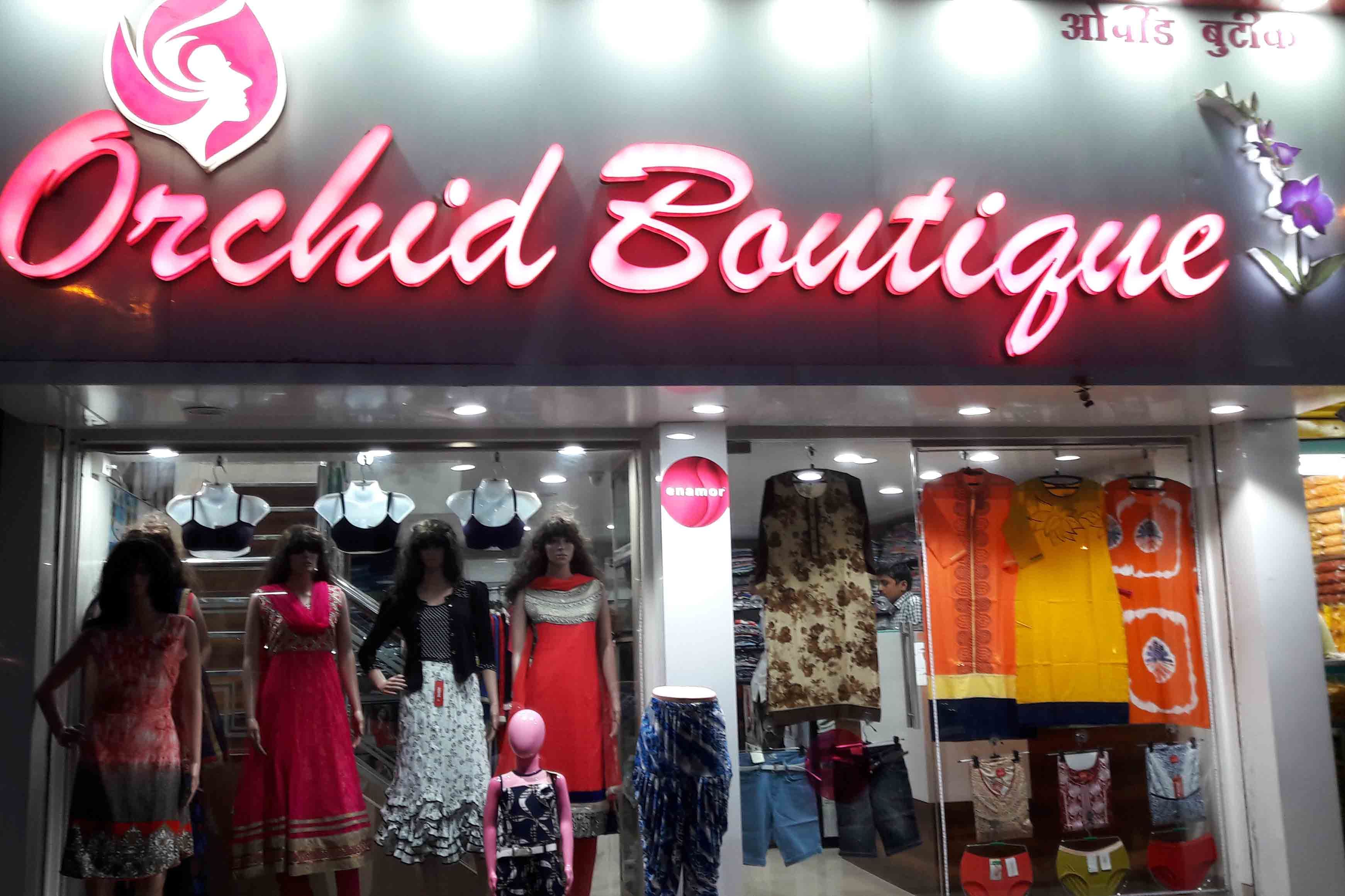 Outlet store,Boutique,Building,Retail