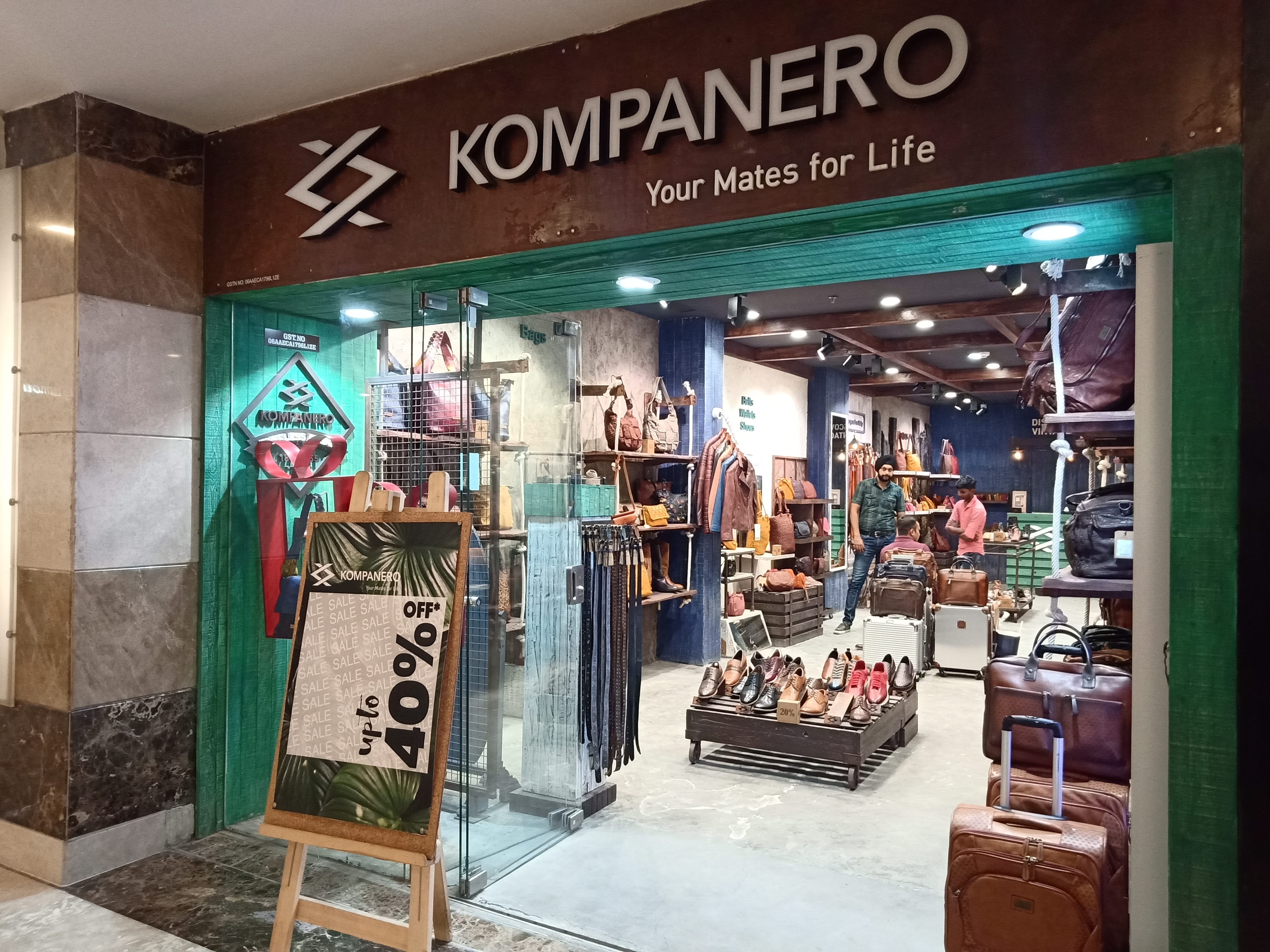 Building,Outlet store,Retail,Boutique,Display window,Interior design,Shoe