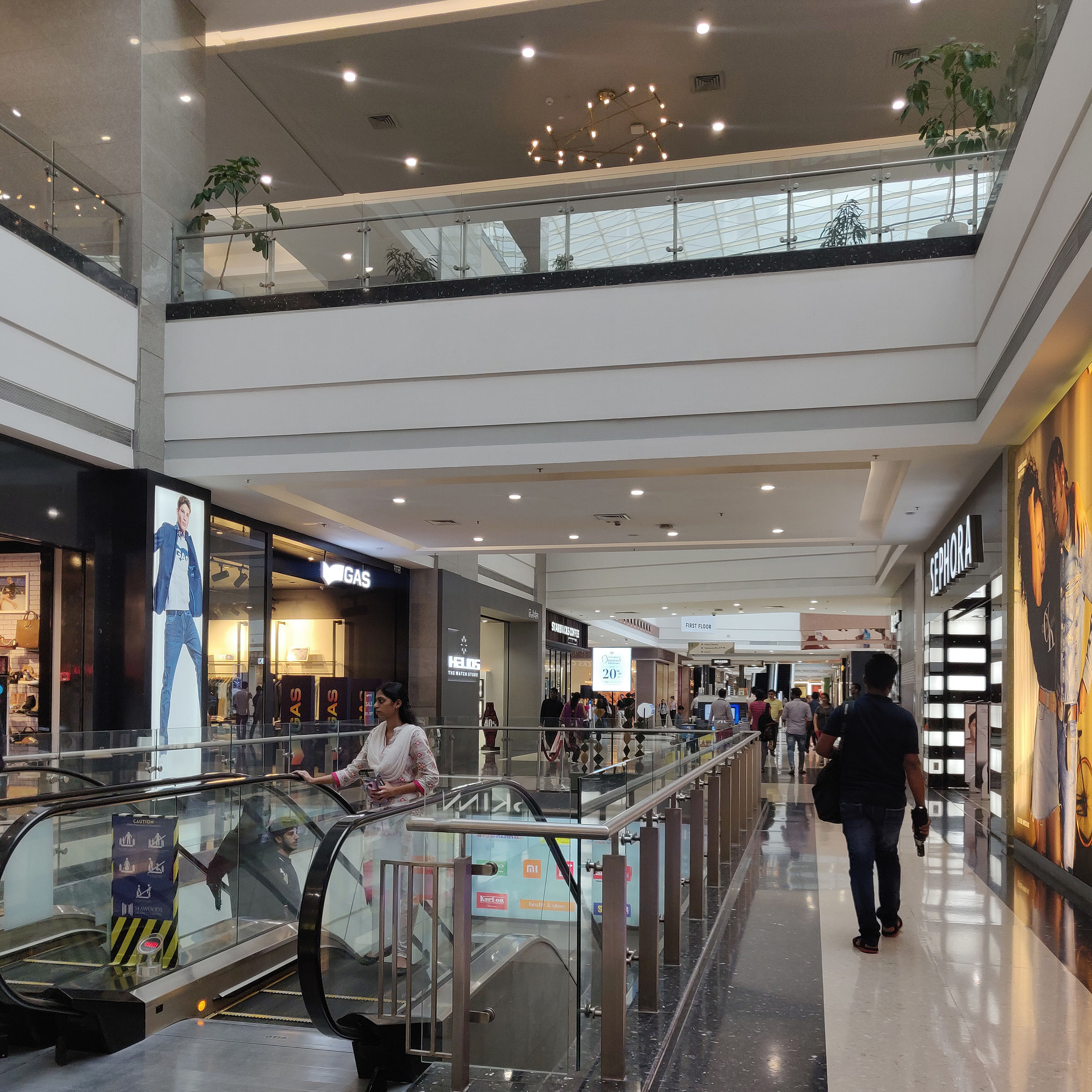 Building,Shopping mall,Architecture,Mixed-use,Interior design,Ceiling,Metropolitan area,Daylighting,Retail,Shopping