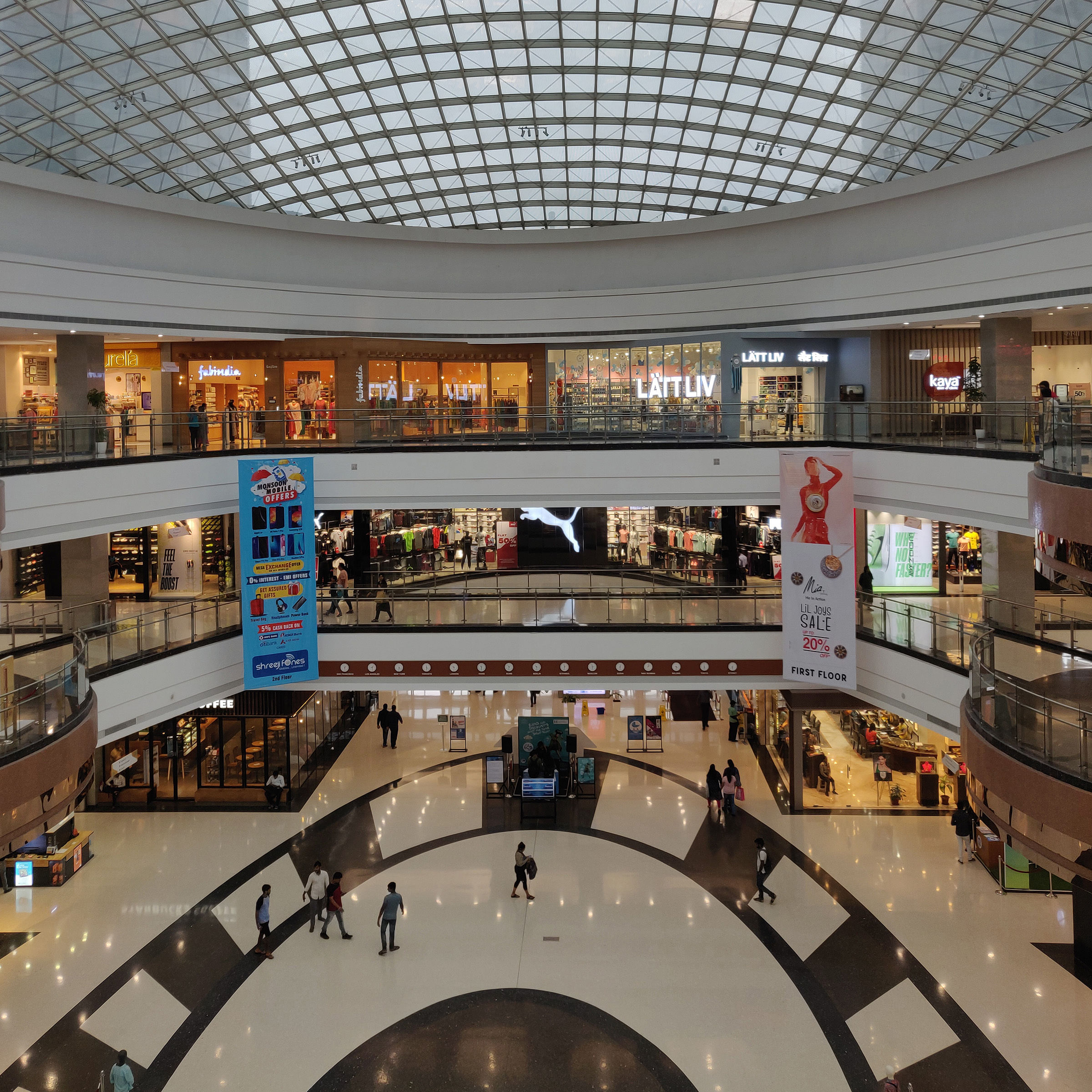 Shopping mall,Building,Retail,Architecture,Lobby,Interior design,Mixed-use,Shopping,Ceiling