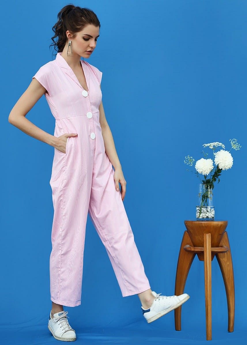 Clothing,White,Blue,Fashion model,Pantsuit,Formal wear,Waist,Dress,Photo shoot,Pajamas