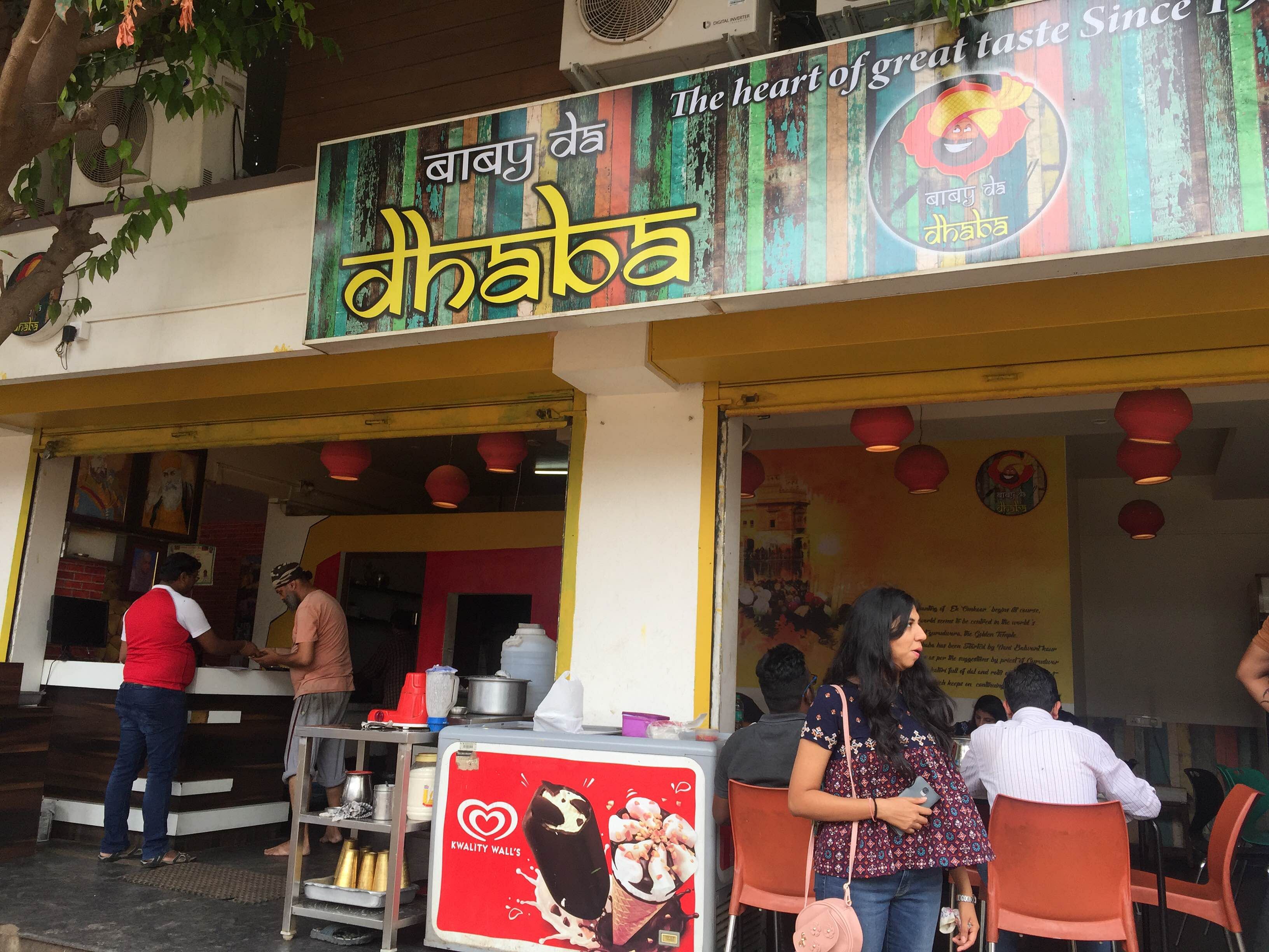 Fast food restaurant,Food court,Building,Café,Fast food,Restaurant