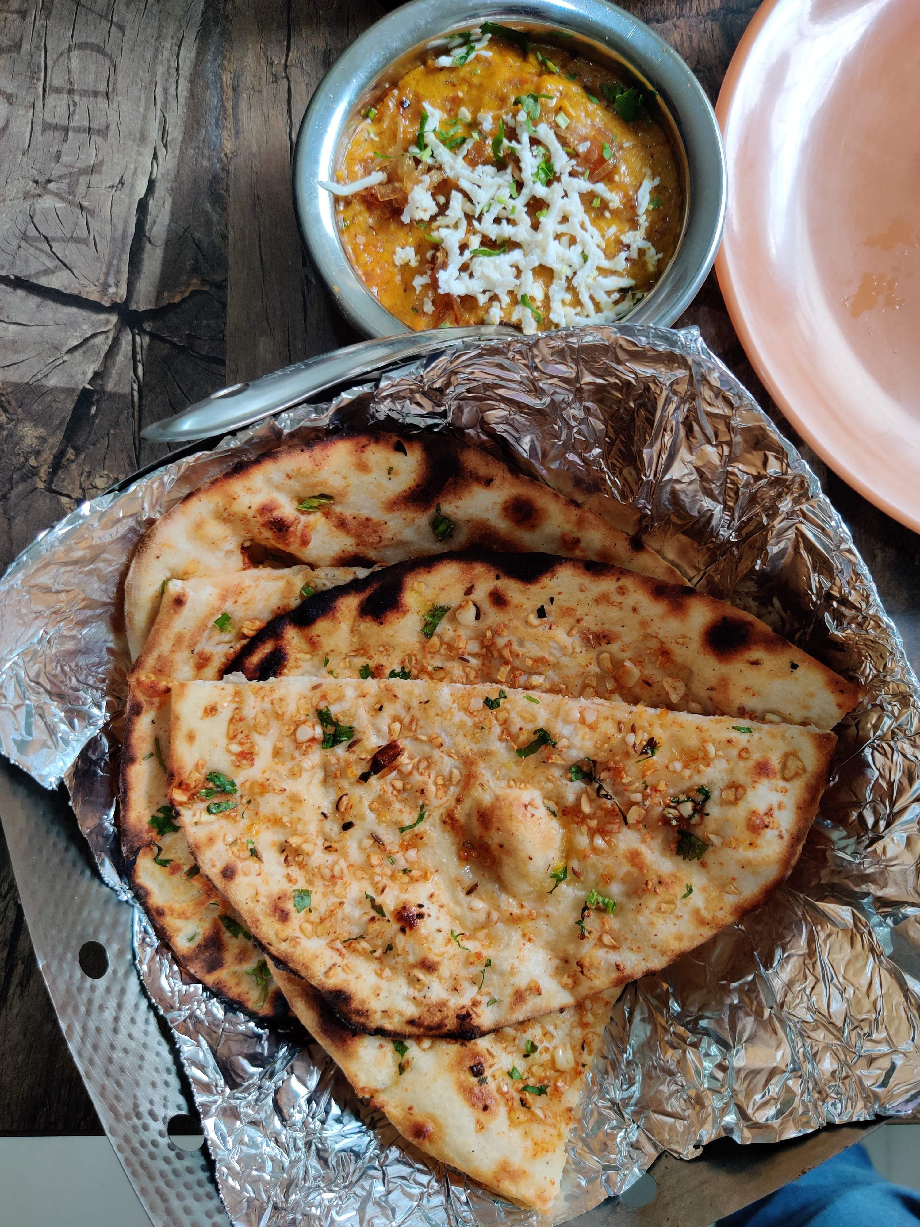 Dish,Food,Cuisine,Naan,Ingredient,Kulcha,Flatbread,Produce,Baked goods,Staple food