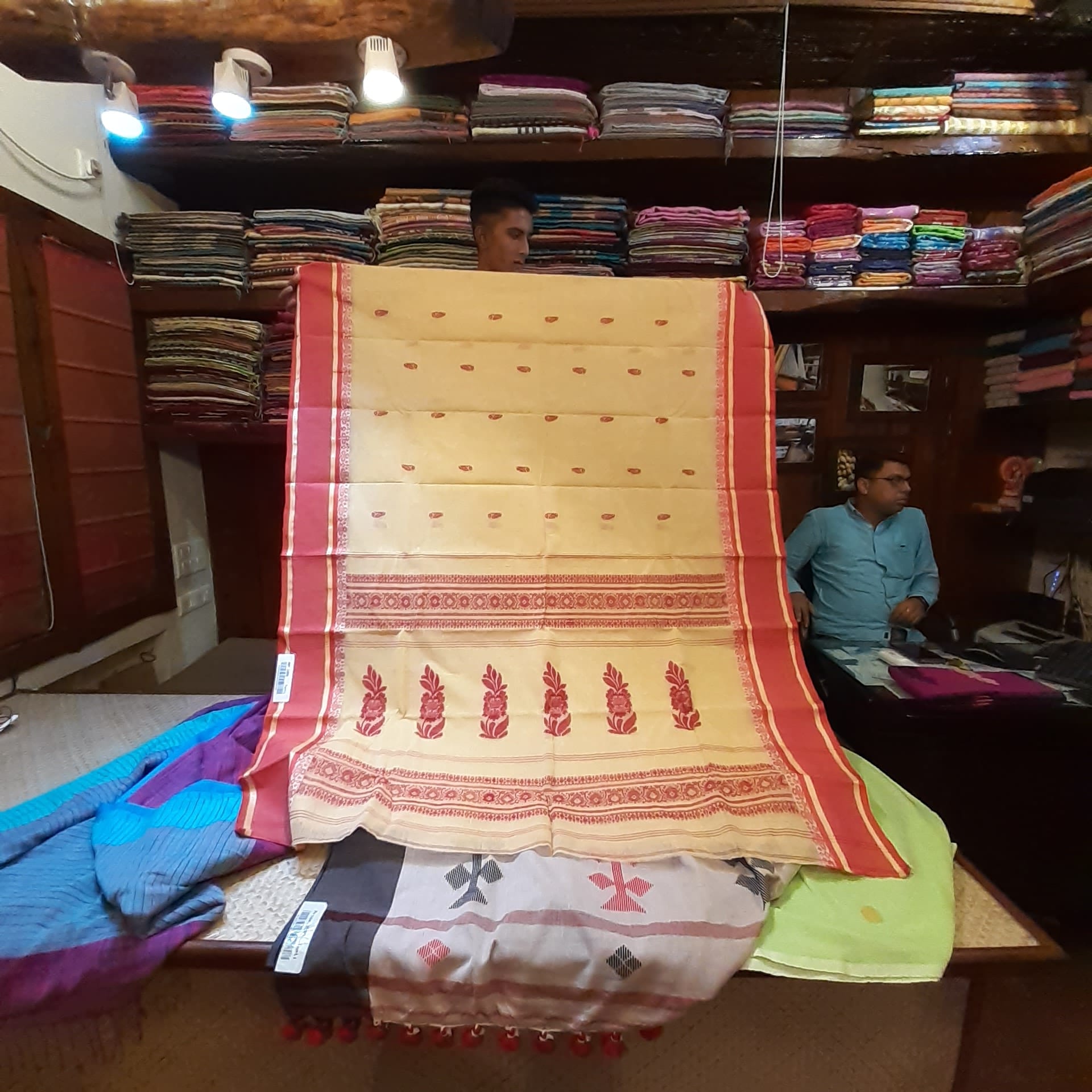 Textile,Chair,Room,Furniture,Flooring