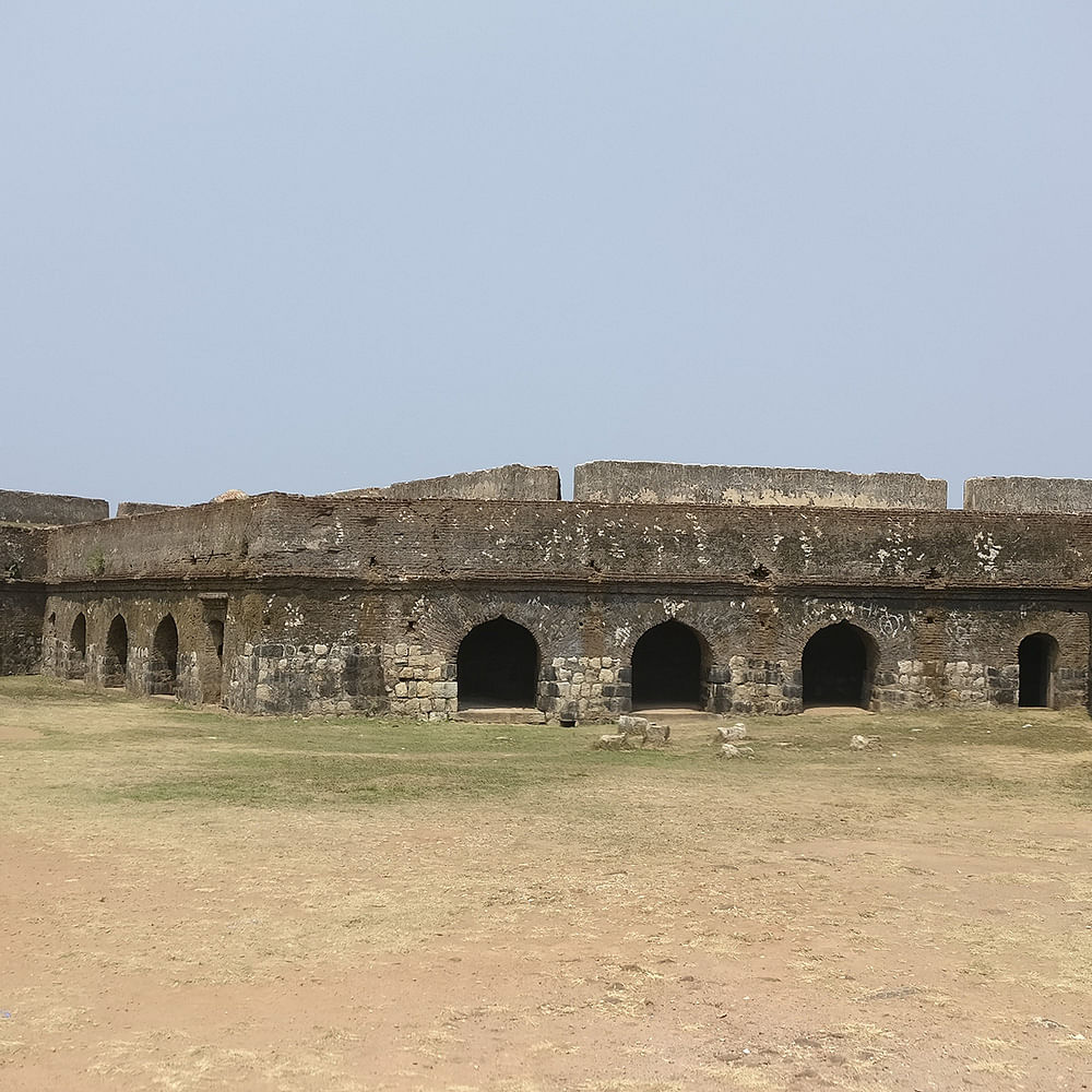 Ruins,Historic site,Fortification,Ancient history,Caravanserai,Wall,History,Building,Arch,Architecture